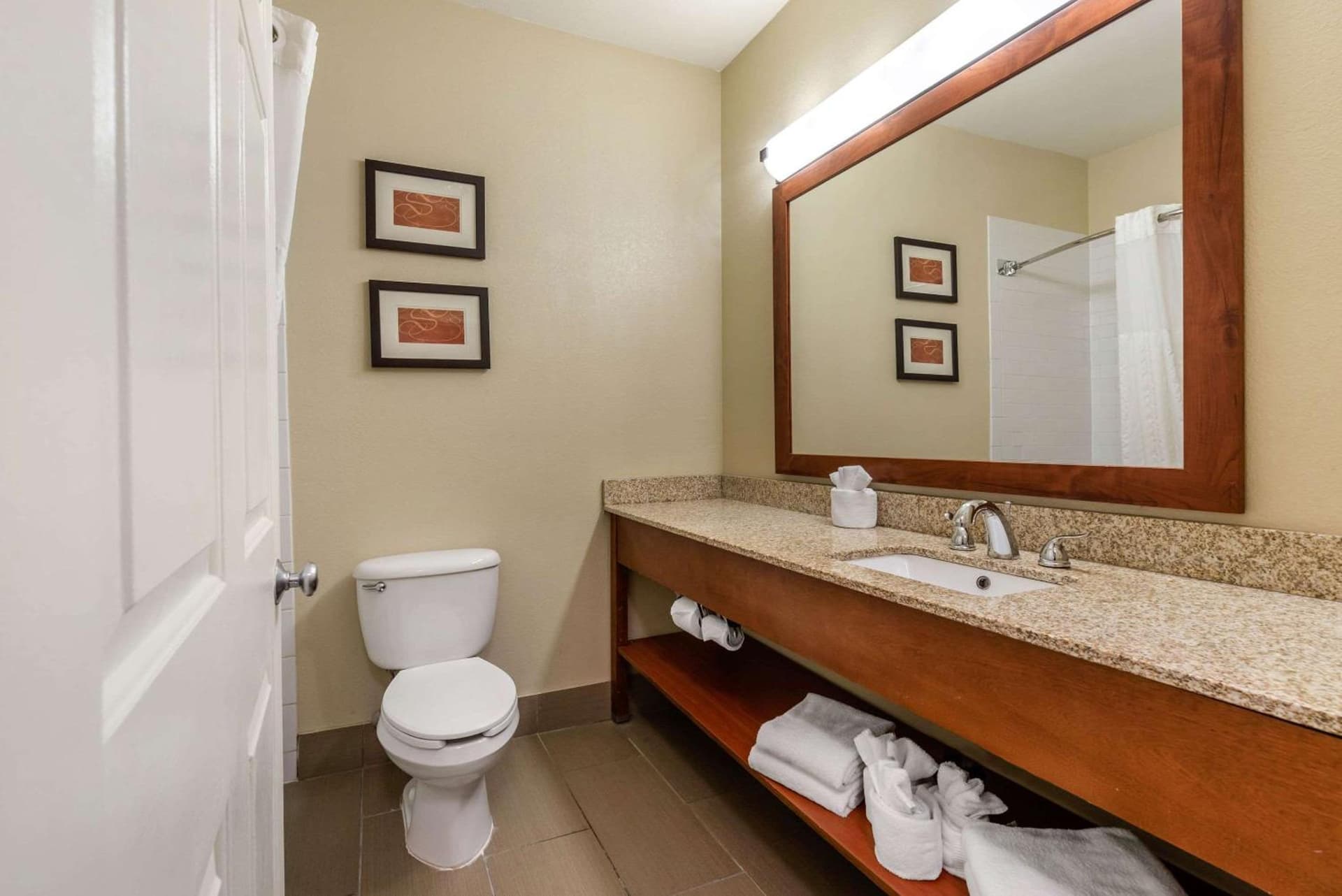 Comfort Suites Fort Collins Near University gallery photo in Fort Collins, CO — image 22