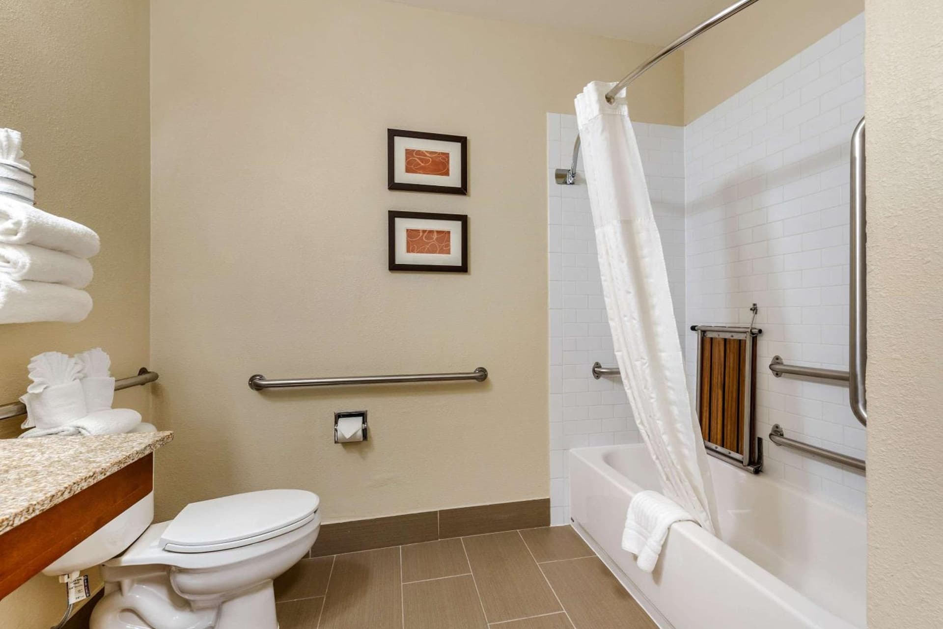 Comfort Suites Fort Collins Near University gallery photo in Fort Collins, CO — image 11