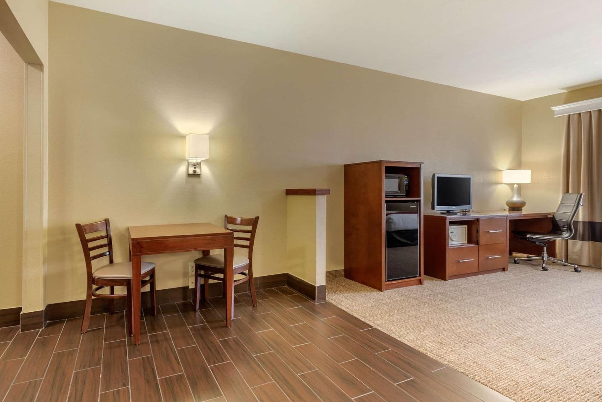 Comfort Suites Fort Collins Near University gallery photo in Fort Collins, CO — image 29
