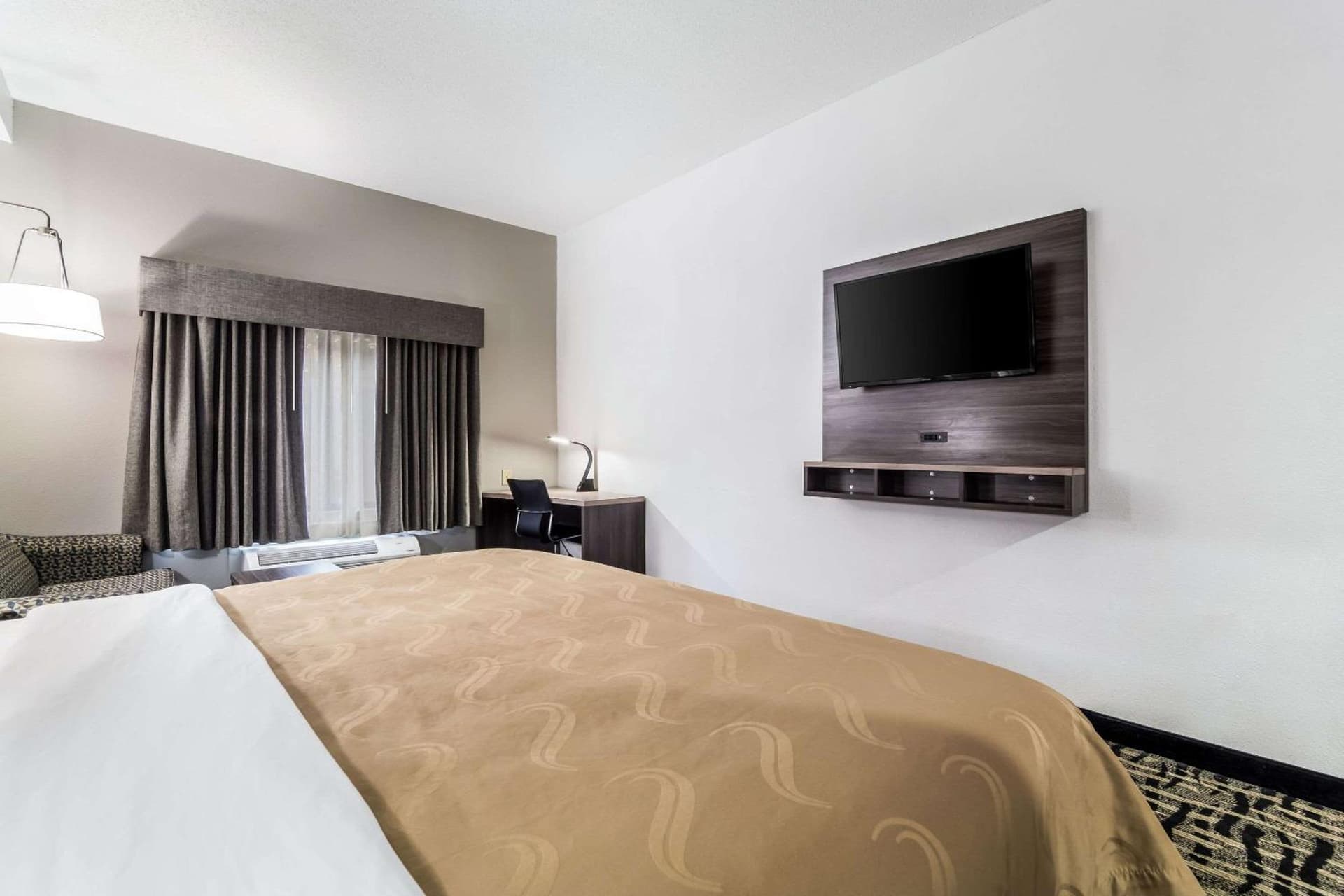 Quality Inn & Suites Augusta I-20 property views in Augusta, GA — gallery photo 3