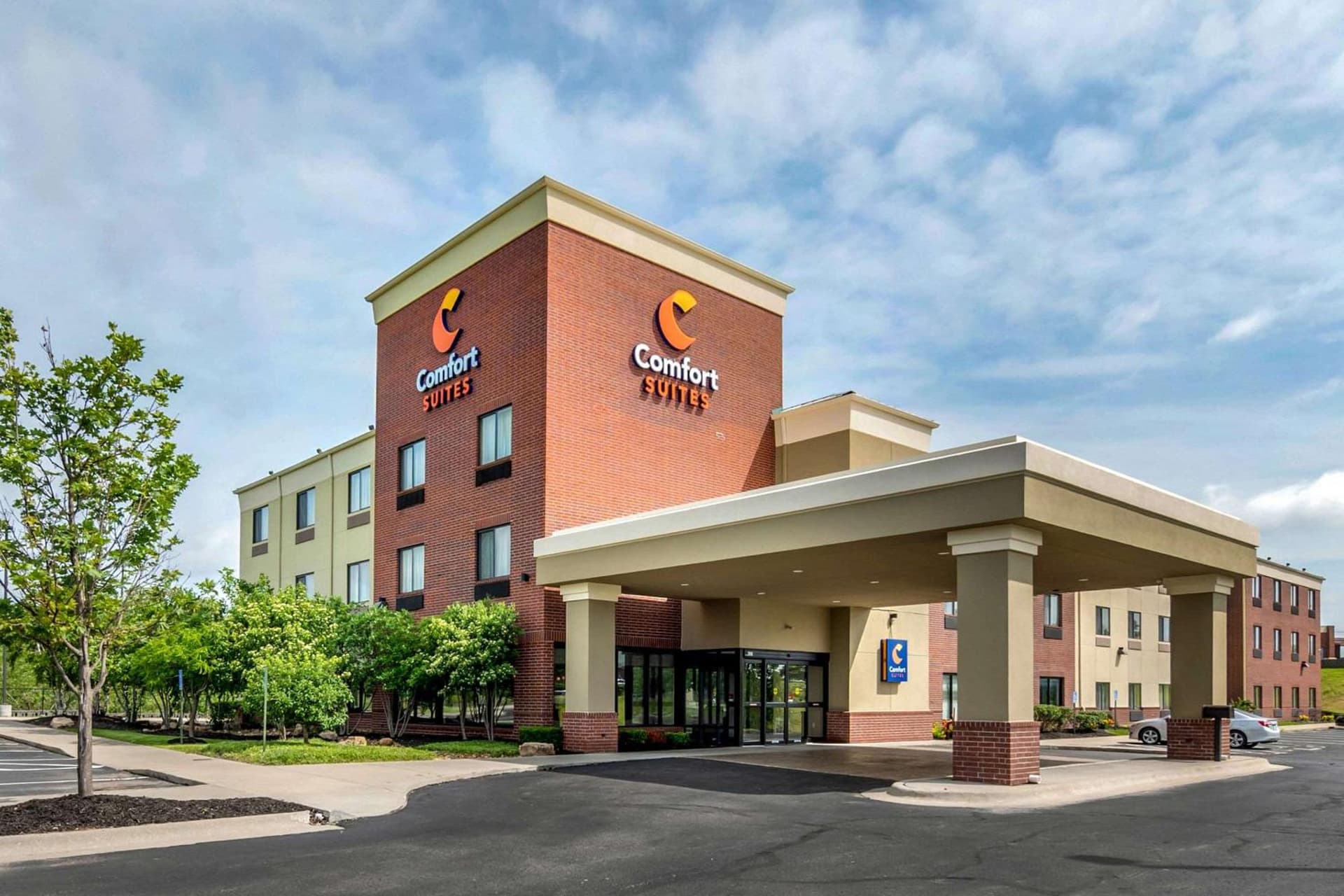 Comfort Suites Speedway - Kansas City exterior or lobby in Kansas City, KS — main listing photo