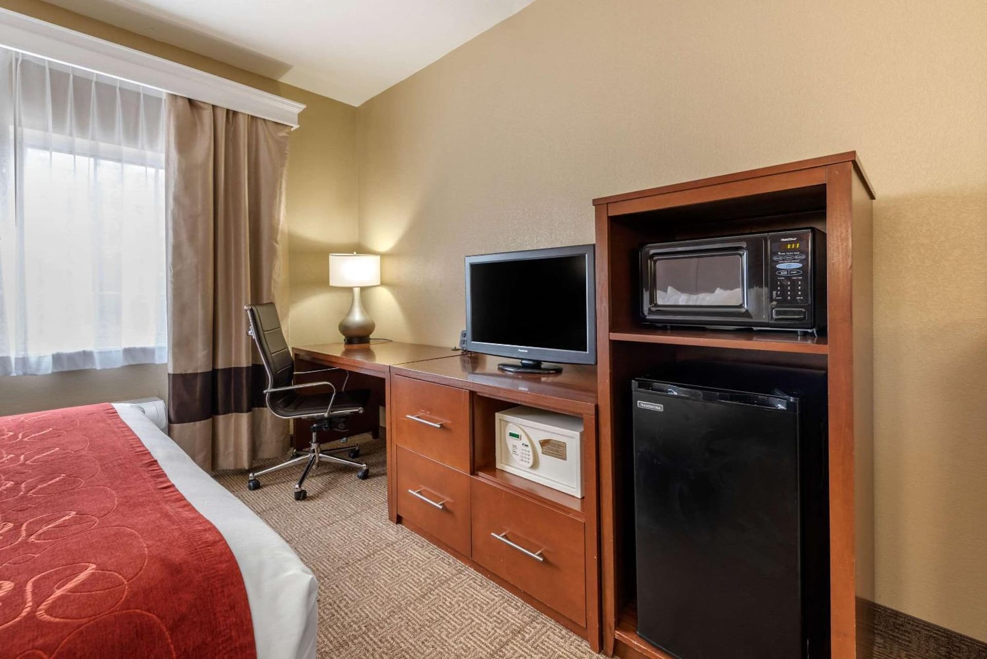 Comfort Suites Fort Collins Near University gallery photo in Fort Collins, CO — image 15