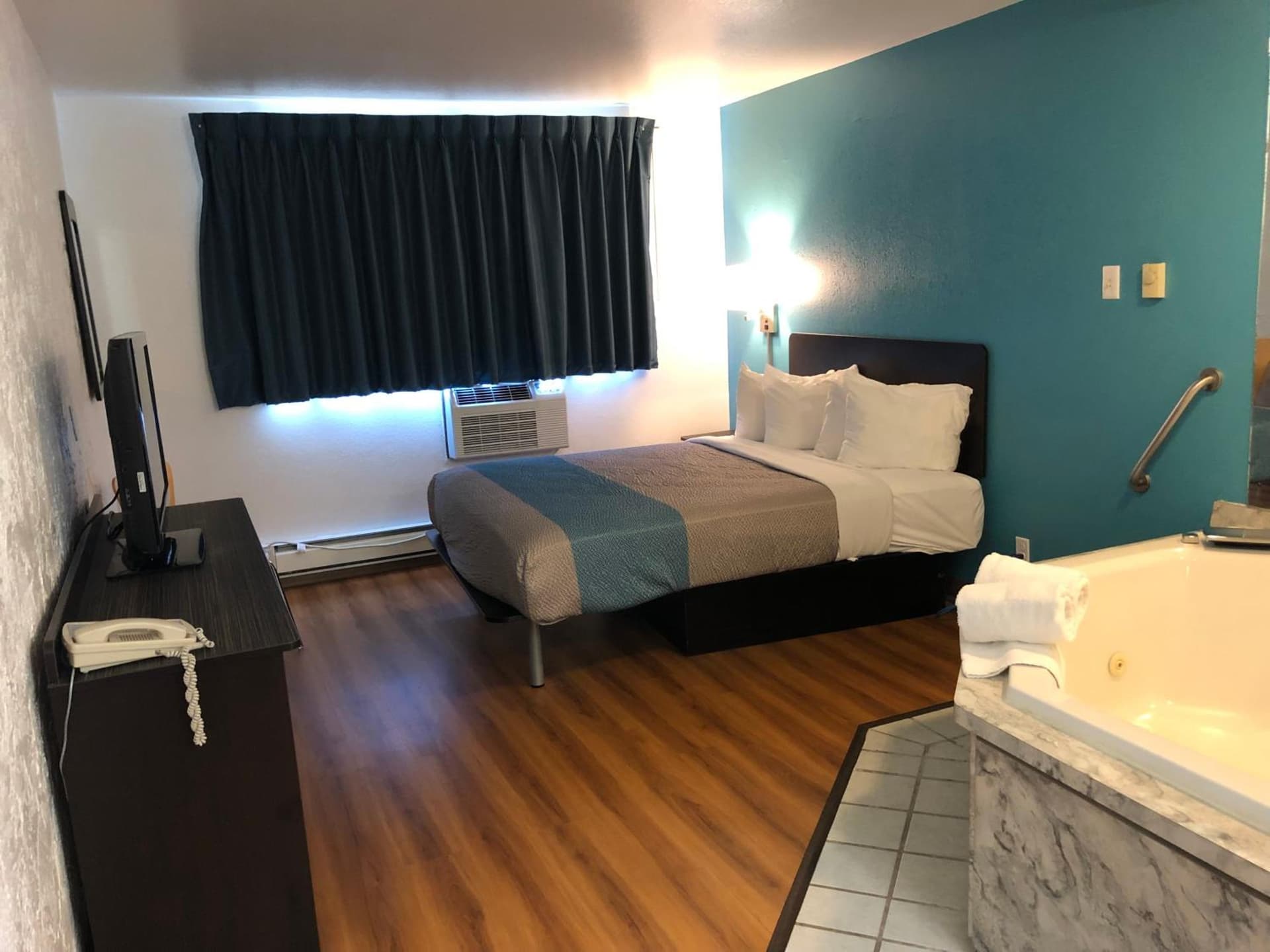 Days Inn by Wyndham La Crosse gallery photo in La Crosse, WI — image 15