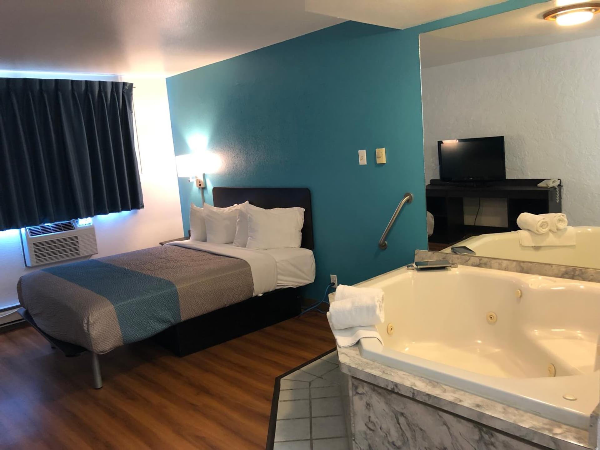 Days Inn by Wyndham La Crosse gallery photo in La Crosse, WI — image 14