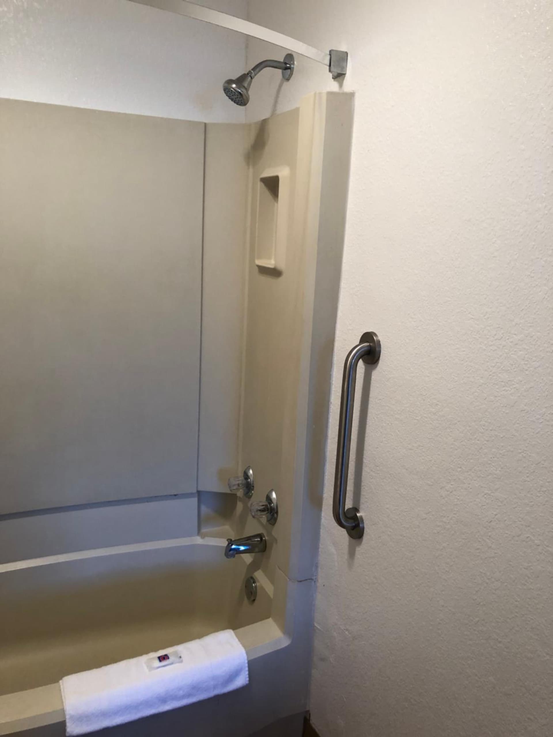 Days Inn by Wyndham La Crosse gallery photo in La Crosse, WI — image 11