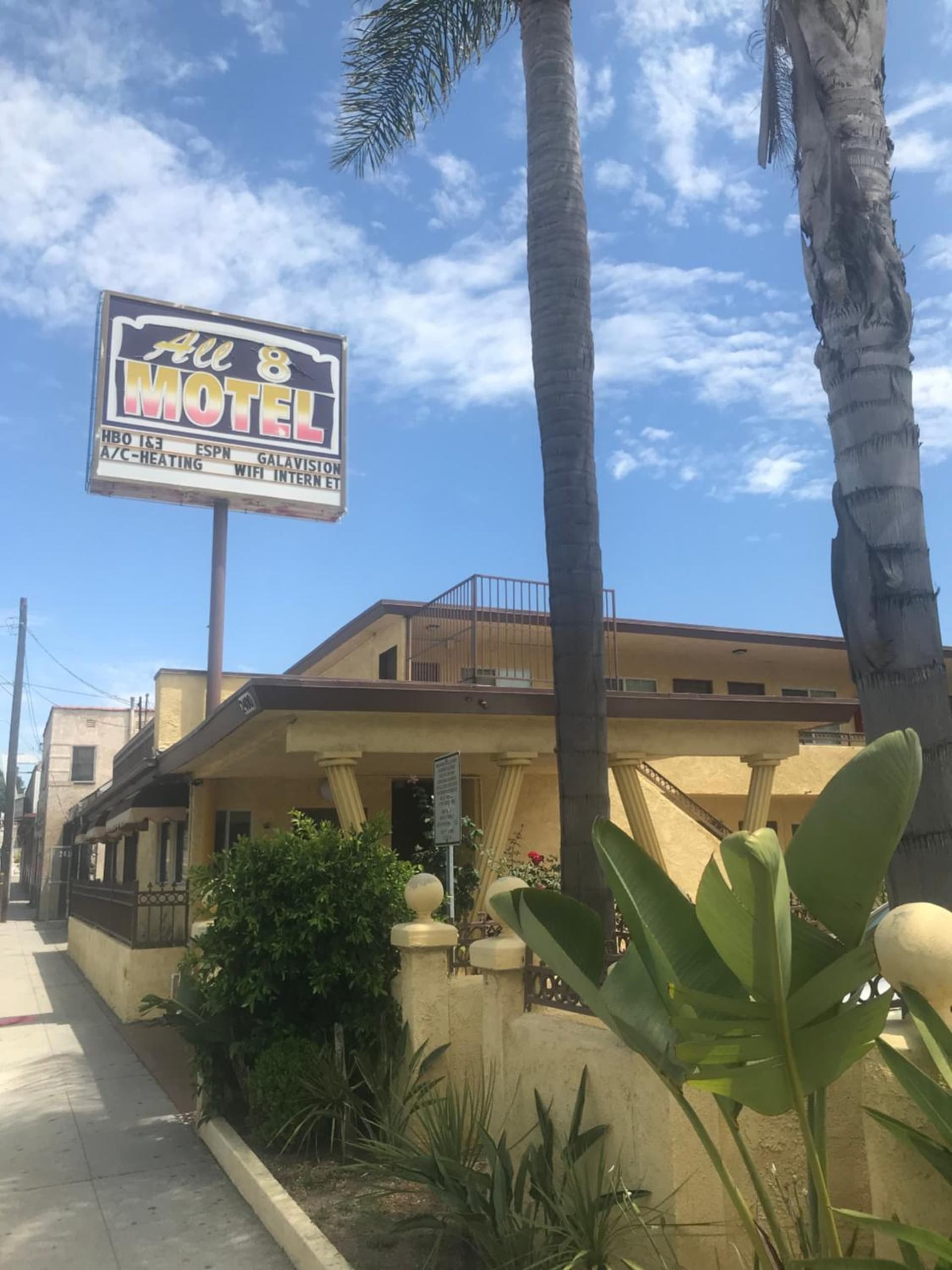 All 8 Motel featured exterior or lobby in Long Beach, CA — similar hotel