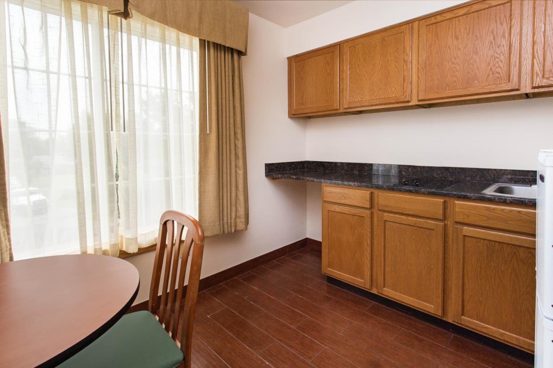 Hawthorn Suites by Wyndham Allentown-Fogelsville interior in Fogelsville — gallery photo 2