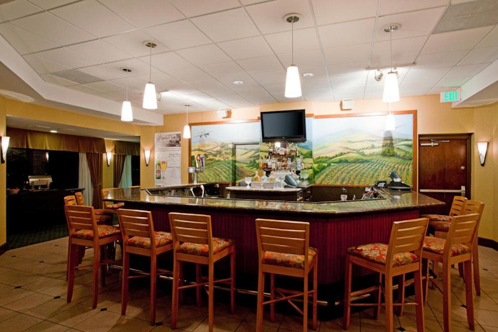 Radisson Hotel Santa Maria gallery photo in Santa Maria, CA — image 32
