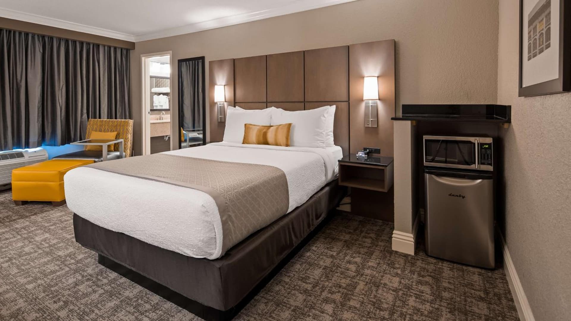Cottonwood Airport & Expo Hotel Louisville gallery photo in Louisville, KY — image 4