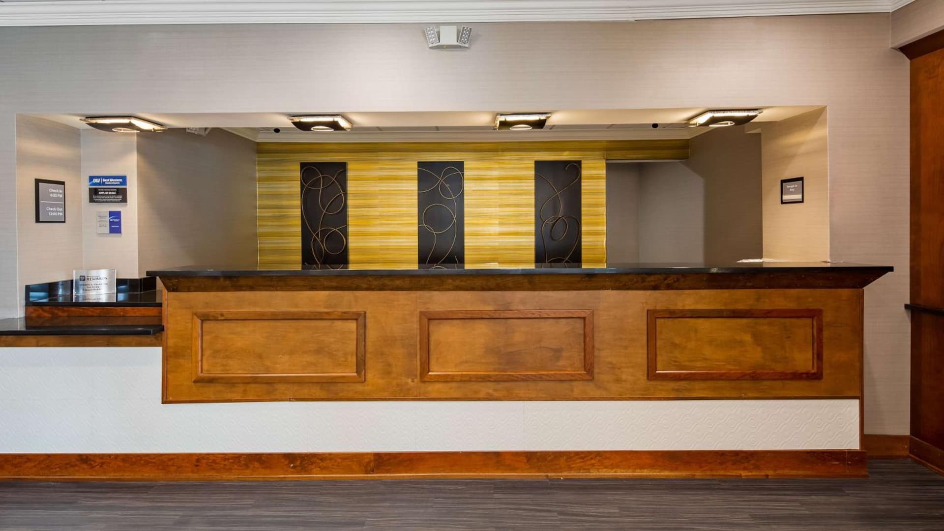Cottonwood Airport & Expo Hotel Louisville gallery photo in Louisville, KY — image 39