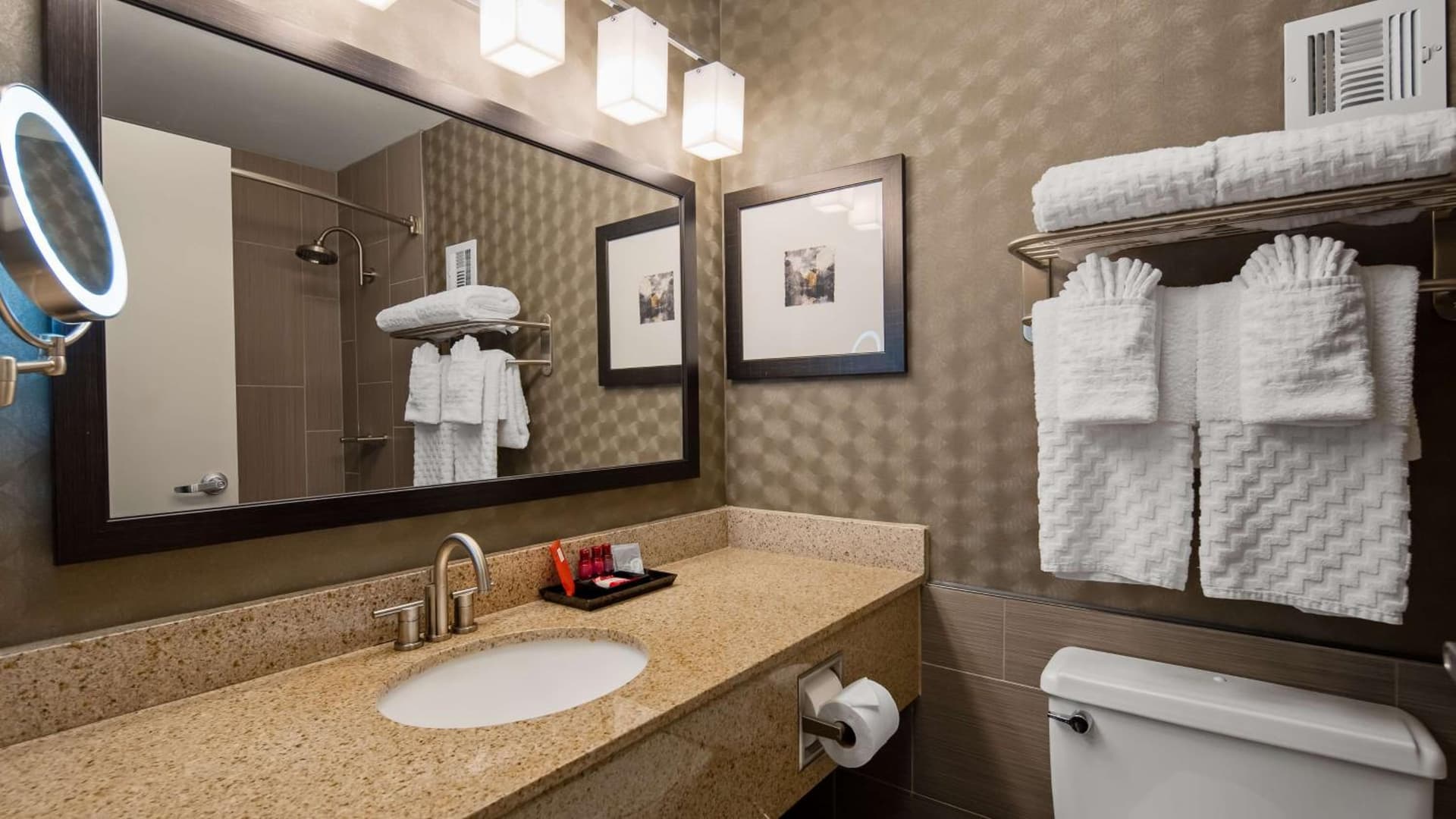 Cottonwood Airport & Expo Hotel Louisville gallery photo in Louisville, KY — image 22