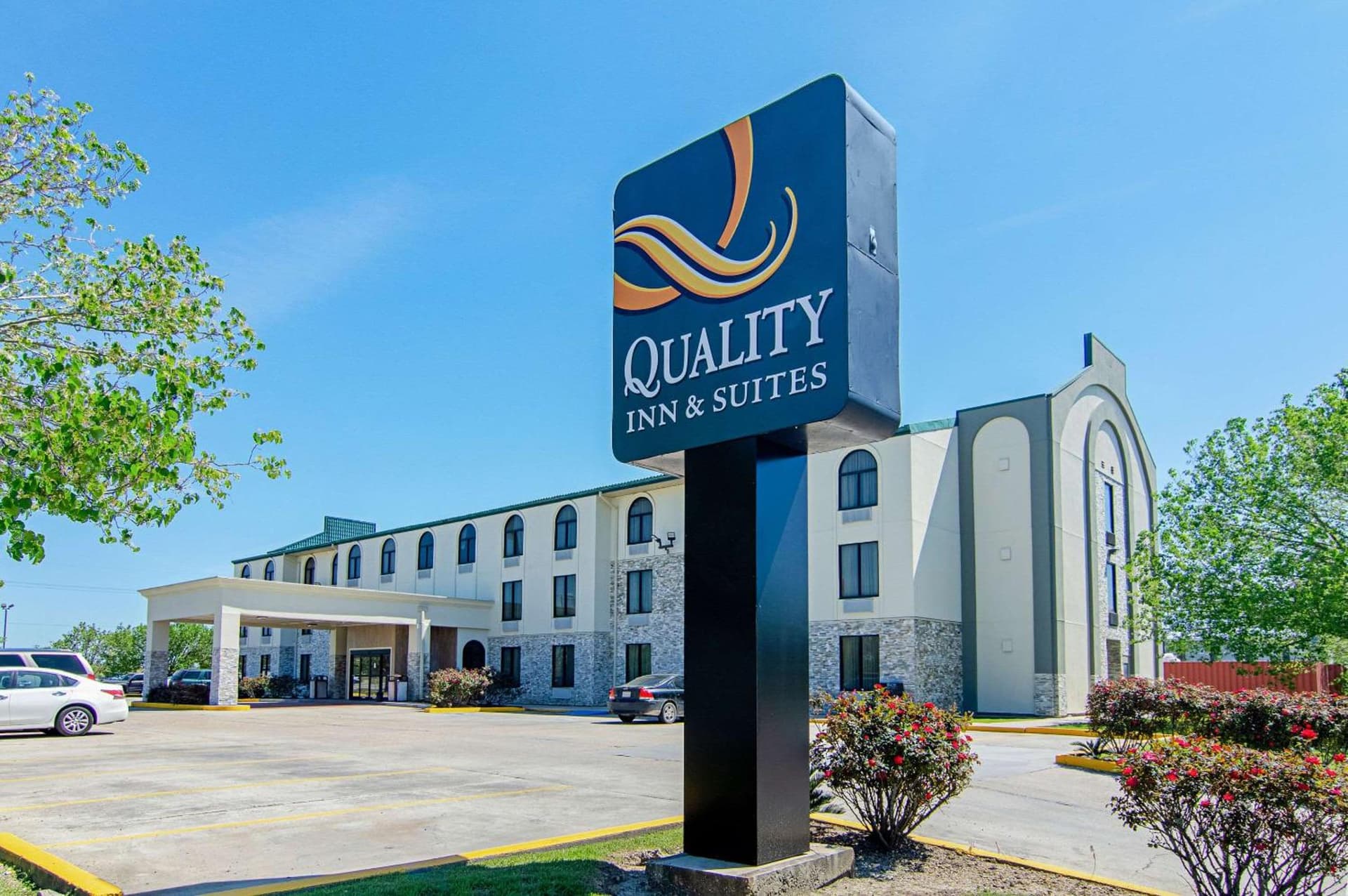 Quality Inn & Suites Near Tanger Outlet Mall featured exterior or lobby in Gonzales, LA — similar hotel