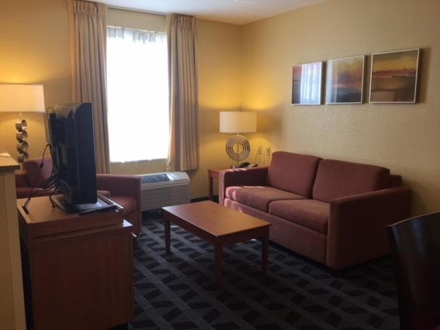 Hawthorn Extended Stay by Wyndham Cincinnati NE Mason property views in Mason, OH — gallery photo 3