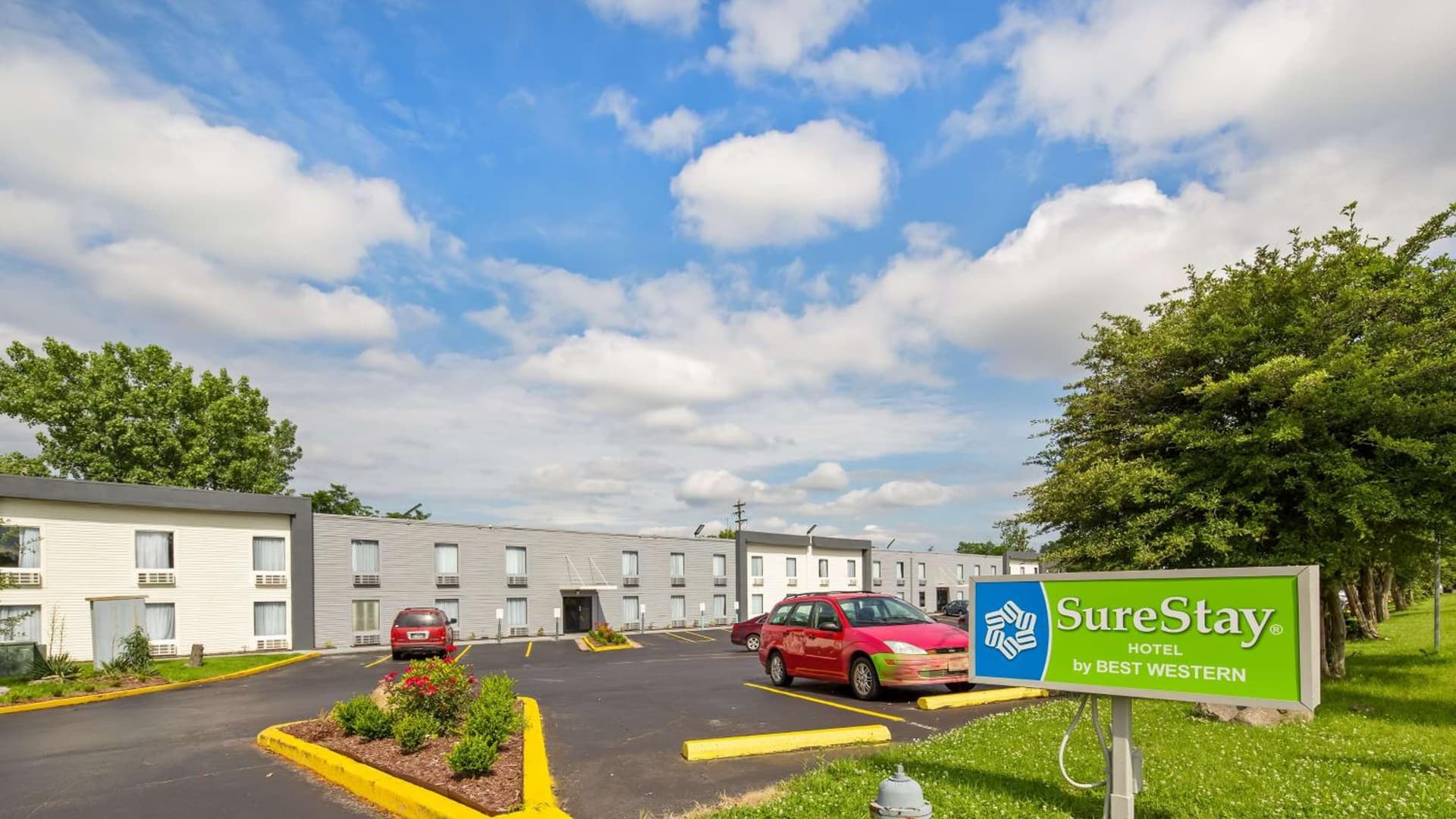 SureStay Hotel by Best Western Florence featured exterior or lobby in Florence, KY — similar hotel