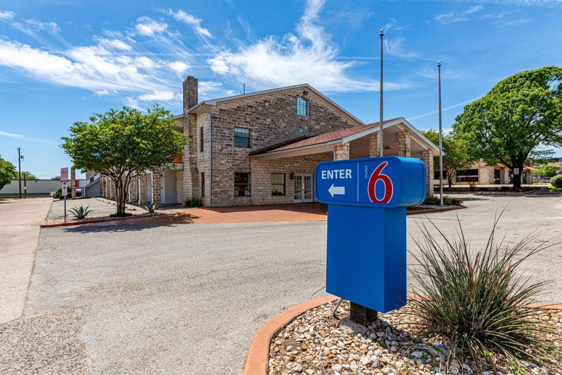 Motel 6-Georgetown, TX featured exterior or lobby in Georgetown, TX — similar hotel