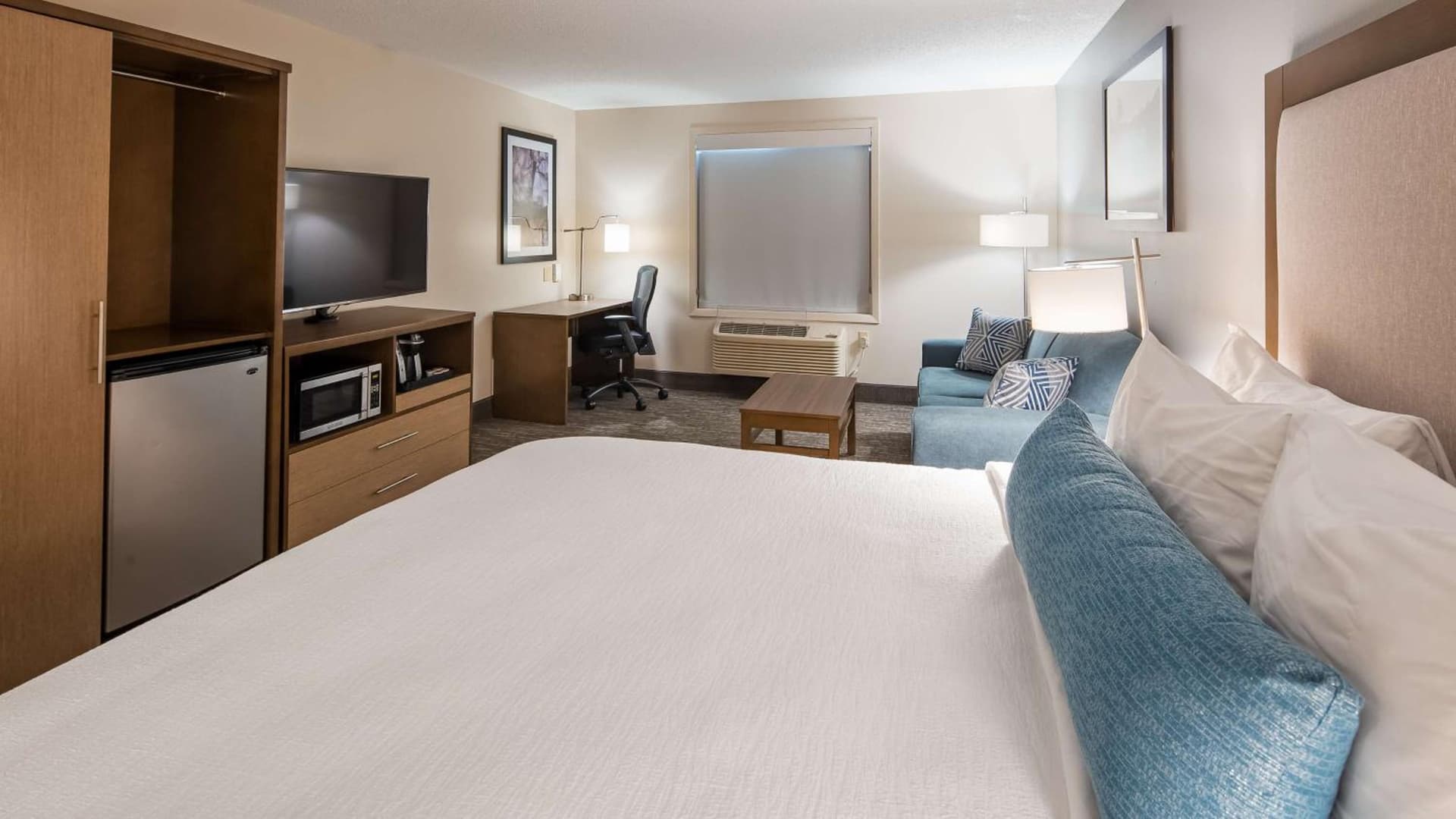 Best Western Plus Hudson I-94 interior in Hudson, WI — gallery photo 2