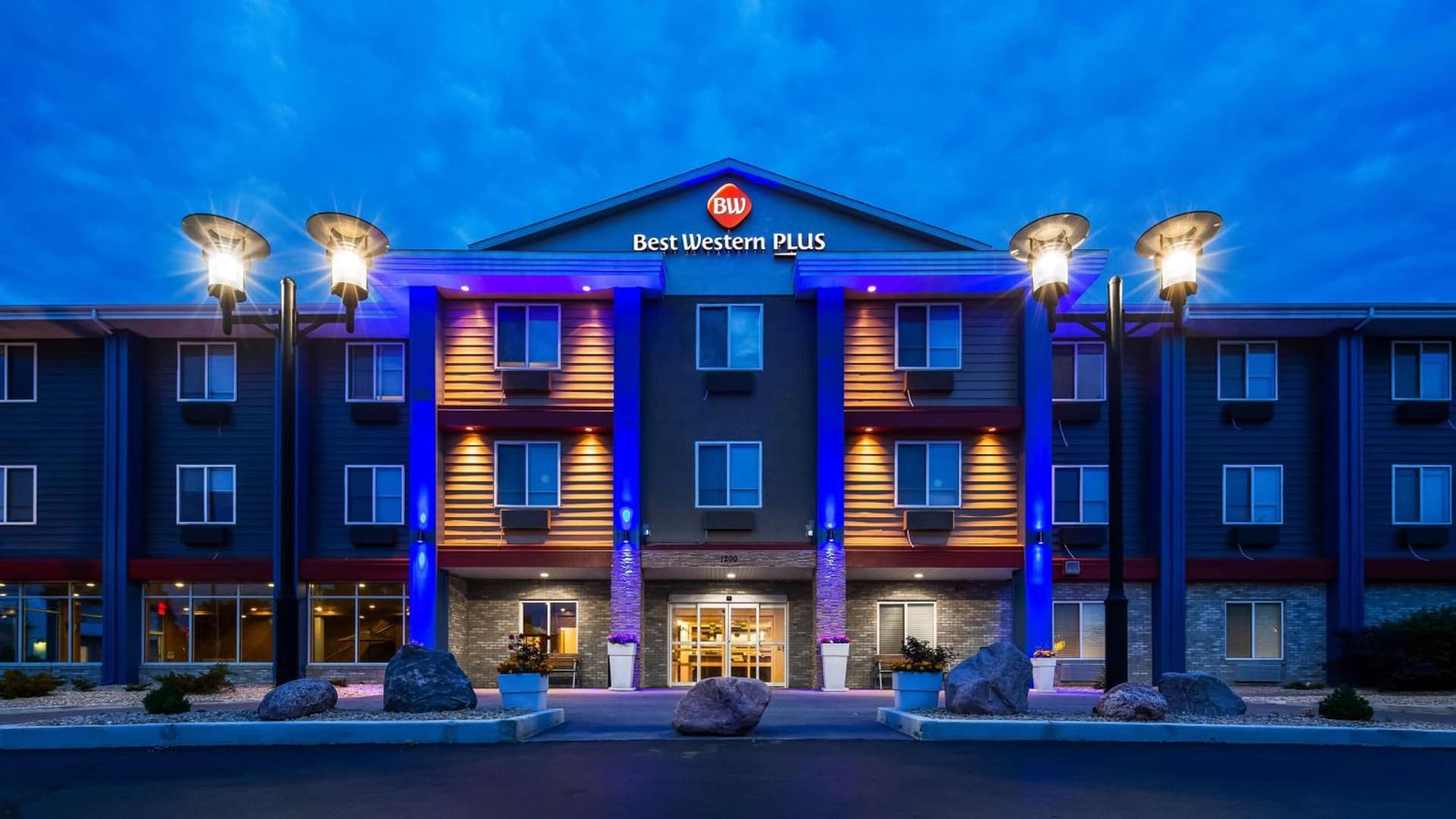 Best Western Plus Hudson I-94 property views in Hudson, WI — gallery photo 3