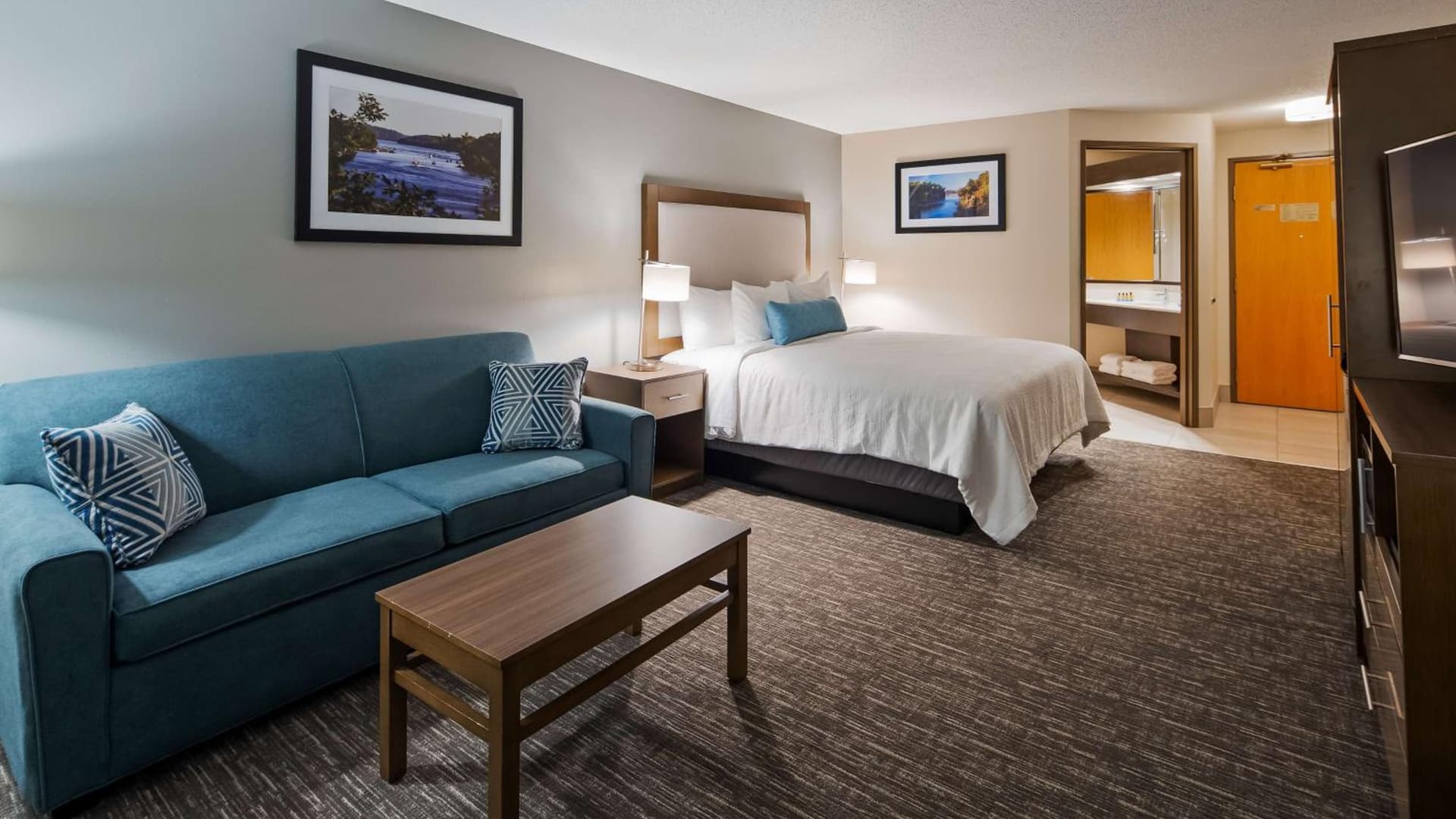 Best Western Plus Hudson I-94 property views in Hudson, WI — gallery photo 3