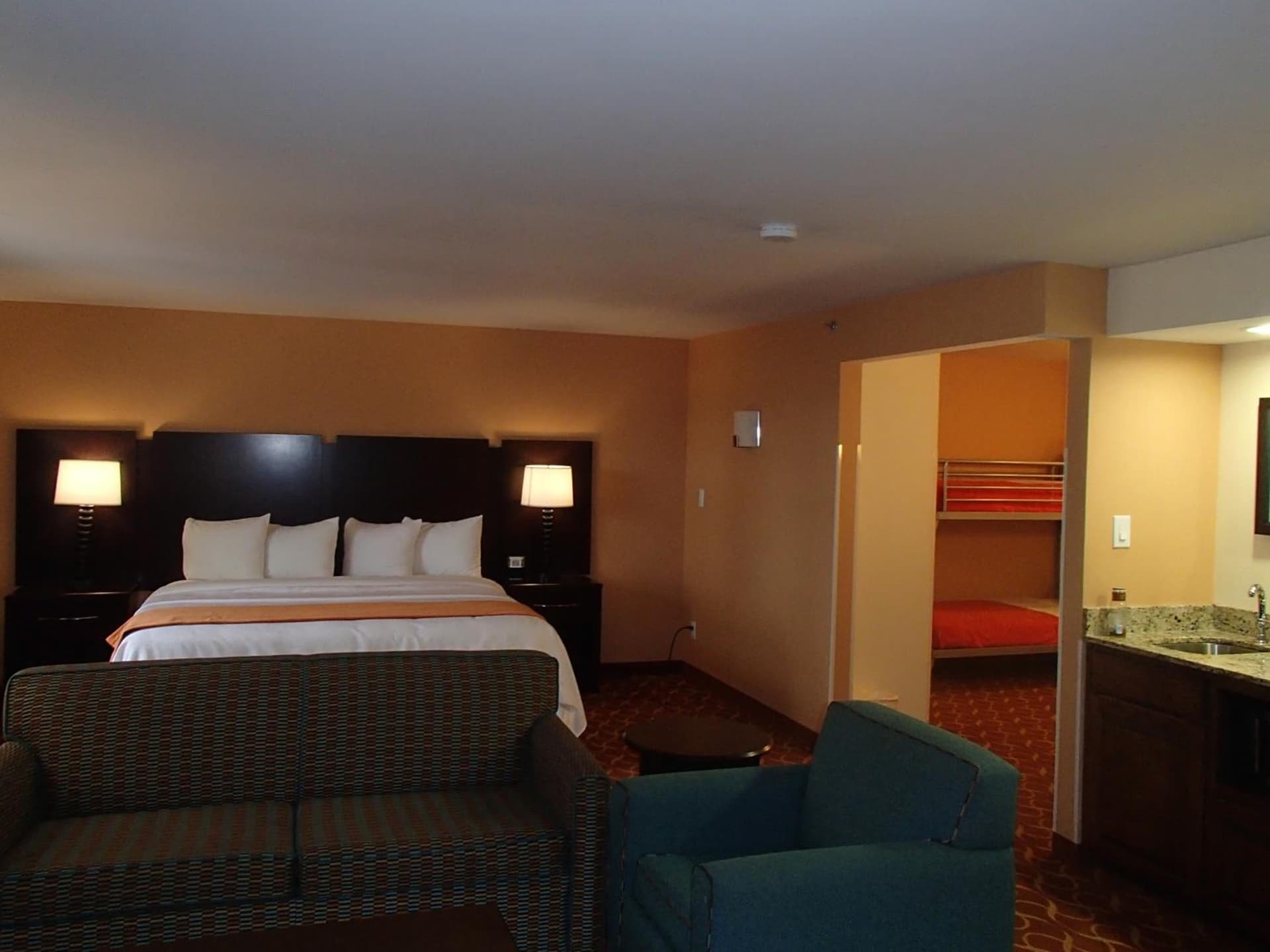 Lux Hotel & Spa gallery photo in Arlington, TX — image 42