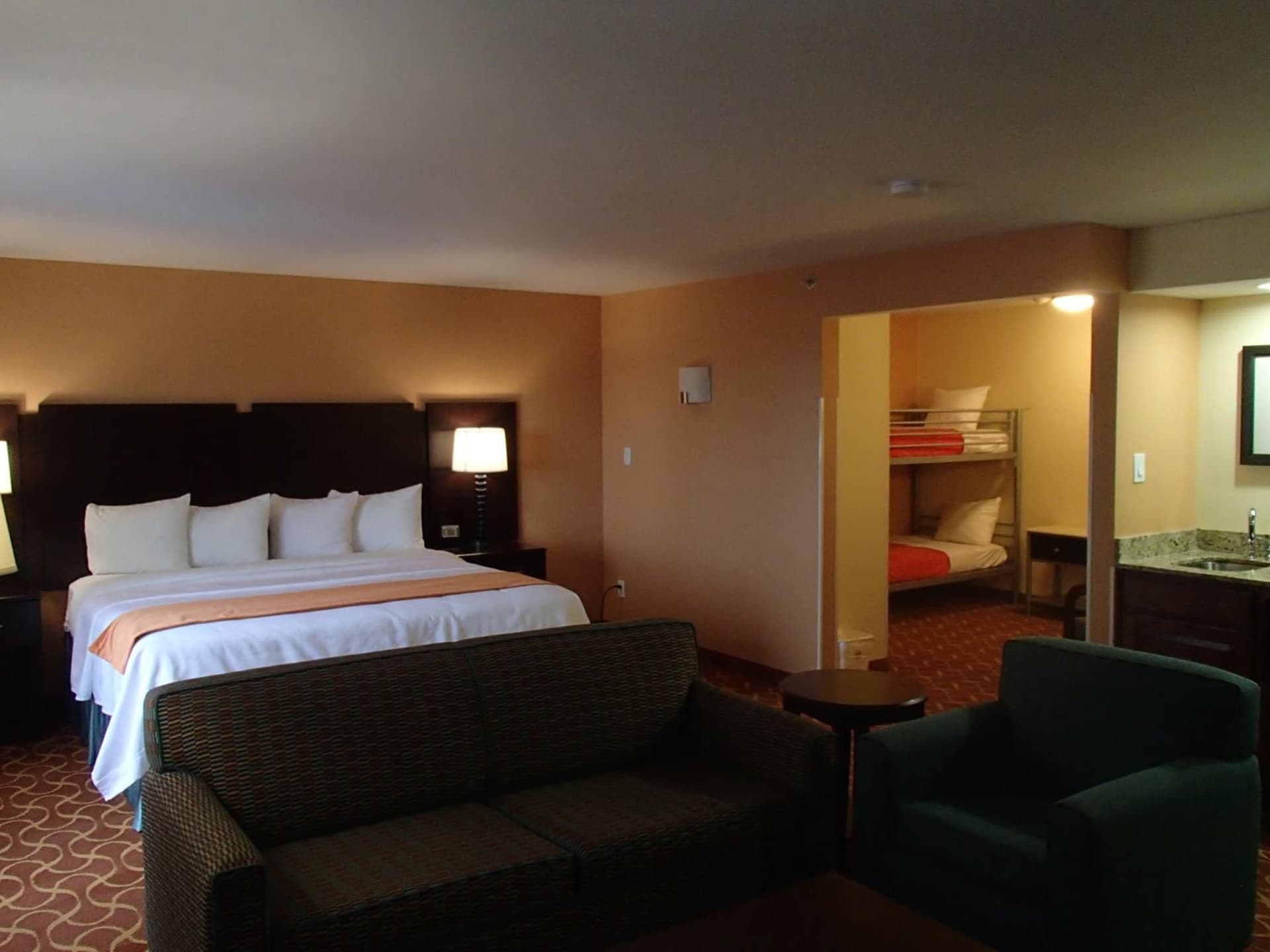 Lux Hotel & Spa gallery photo in Arlington, TX — image 47
