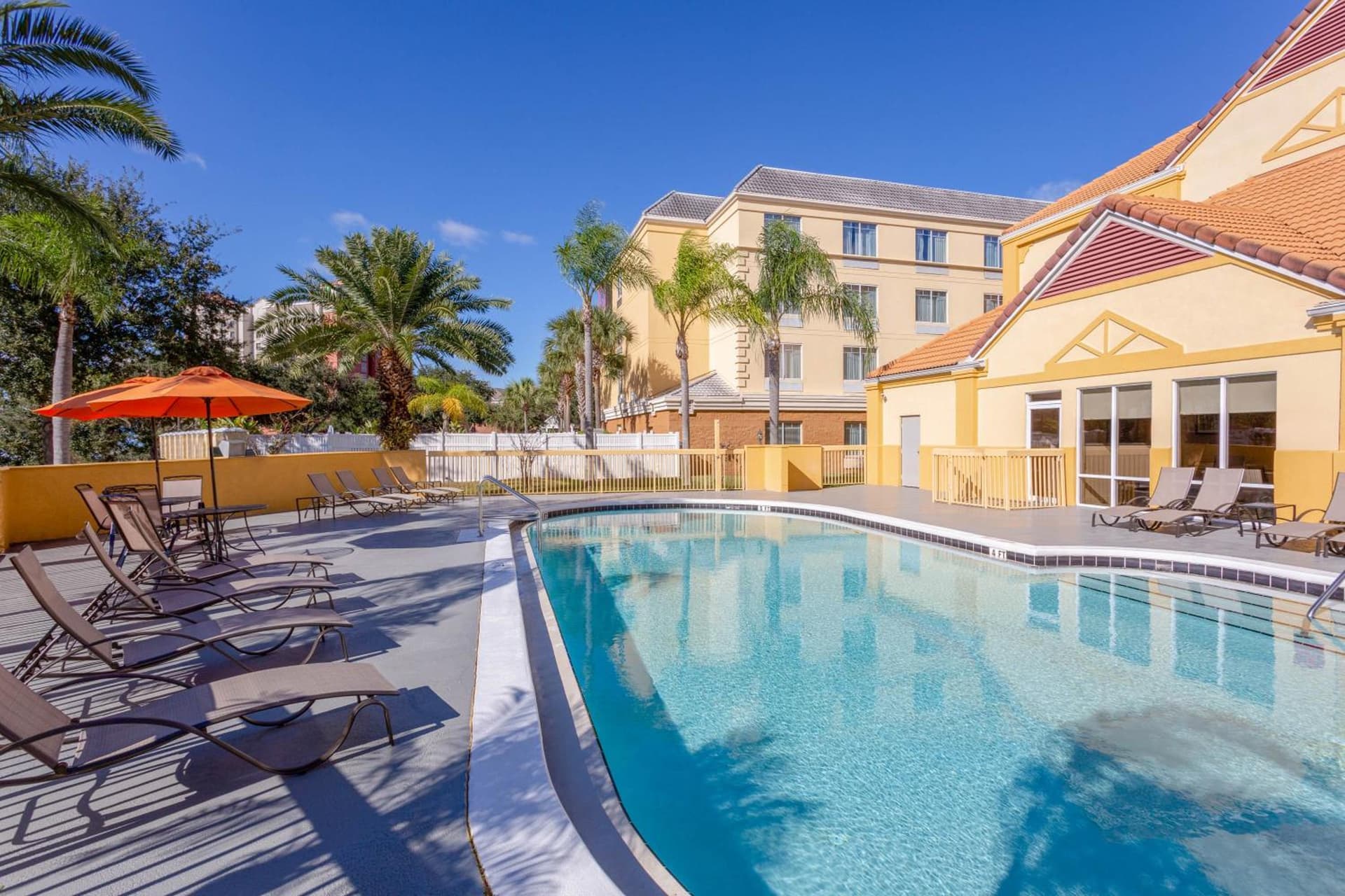 La Quinta by Wyndham Orlando Universal area - Free Shuttle to Universal gallery photo in Orlando, FL — image 45