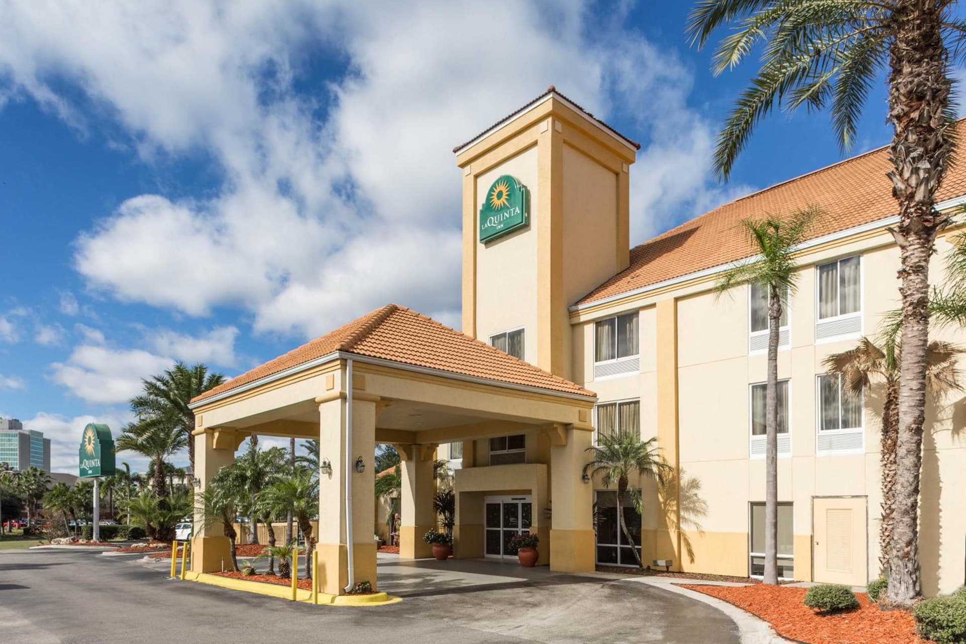 La Quinta by Wyndham Orlando Universal area - Free Shuttle to Universal gallery photo in Orlando, FL — image 10