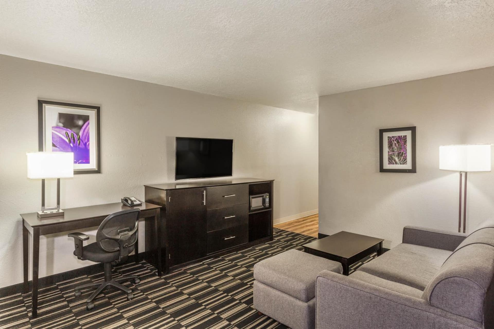La Quinta by Wyndham Orlando Universal area - Free Shuttle to Universal gallery photo in Orlando, FL — image 25