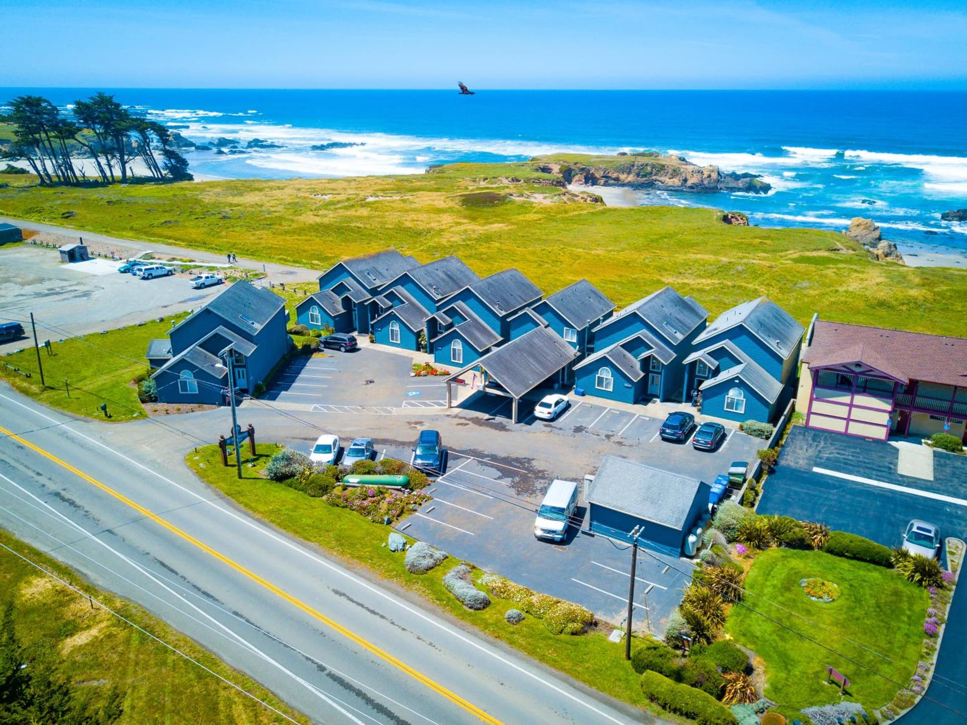 Surf and Sand Lodge property views in Fort Bragg, CA — gallery photo 3