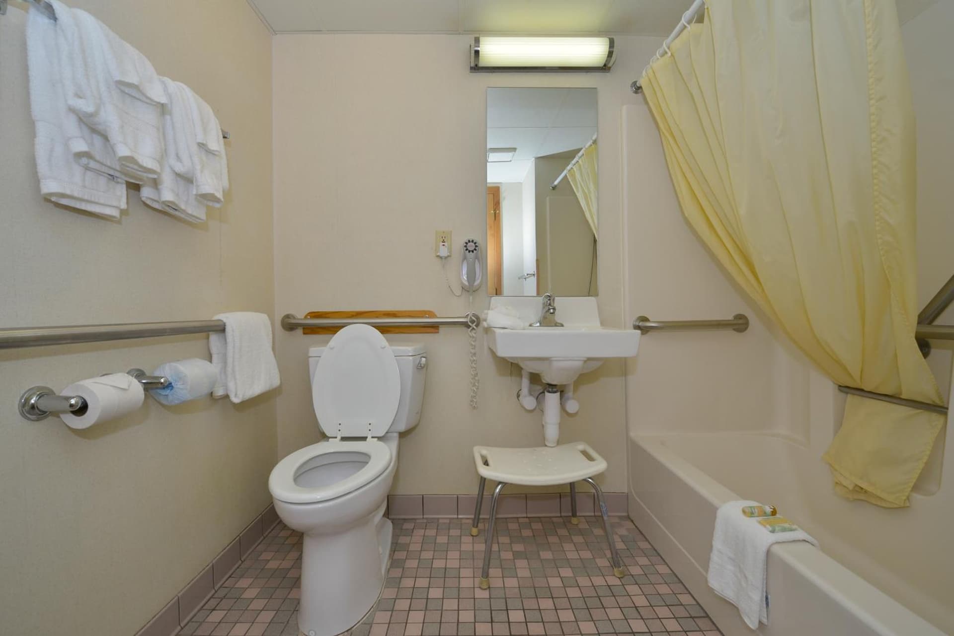 Lamplighter Inn-South gallery photo in Springfield, MO — image 14