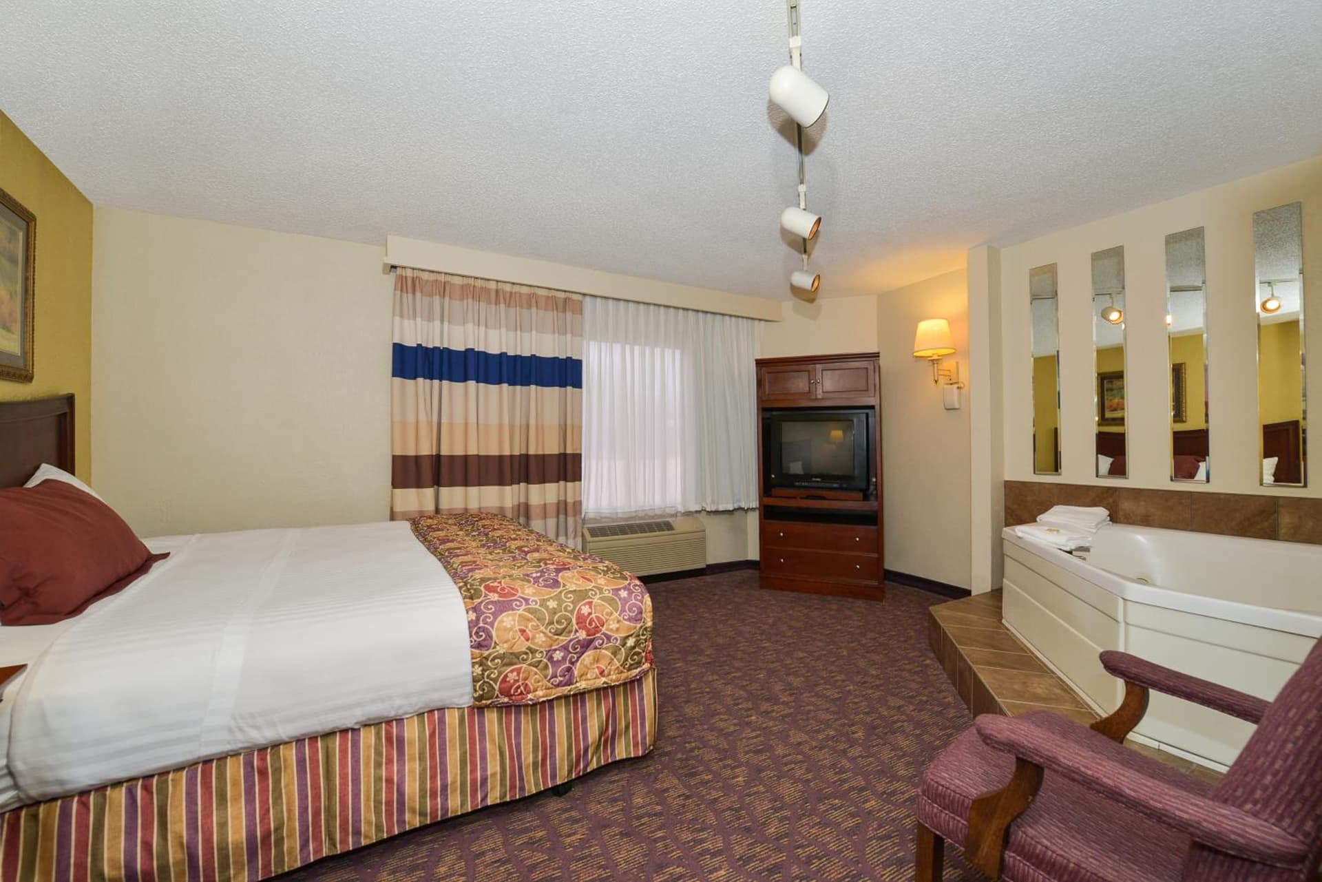 Lamplighter Inn-South gallery photo in Springfield, MO — image 21