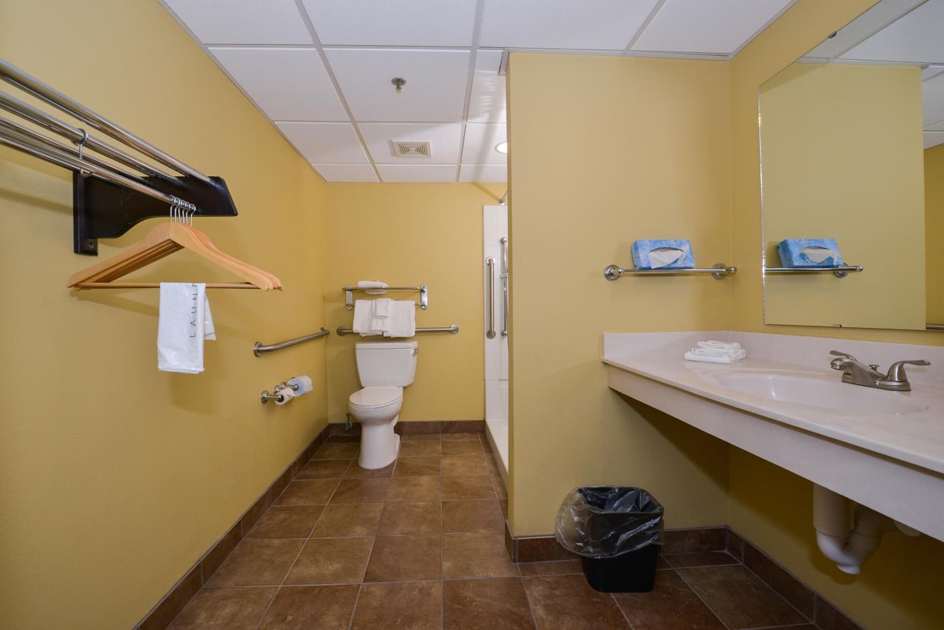 Lamplighter Inn-South gallery photo in Springfield, MO — image 22