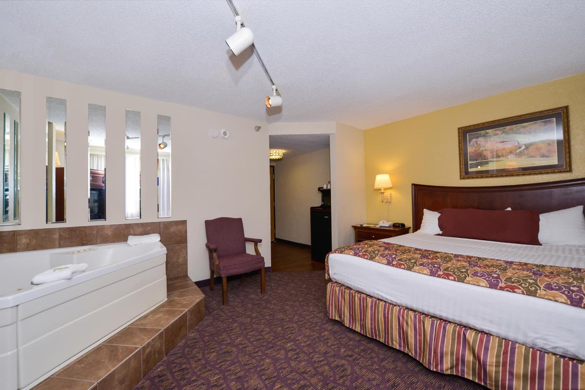 Lamplighter Inn-South gallery photo in Springfield, MO — image 8