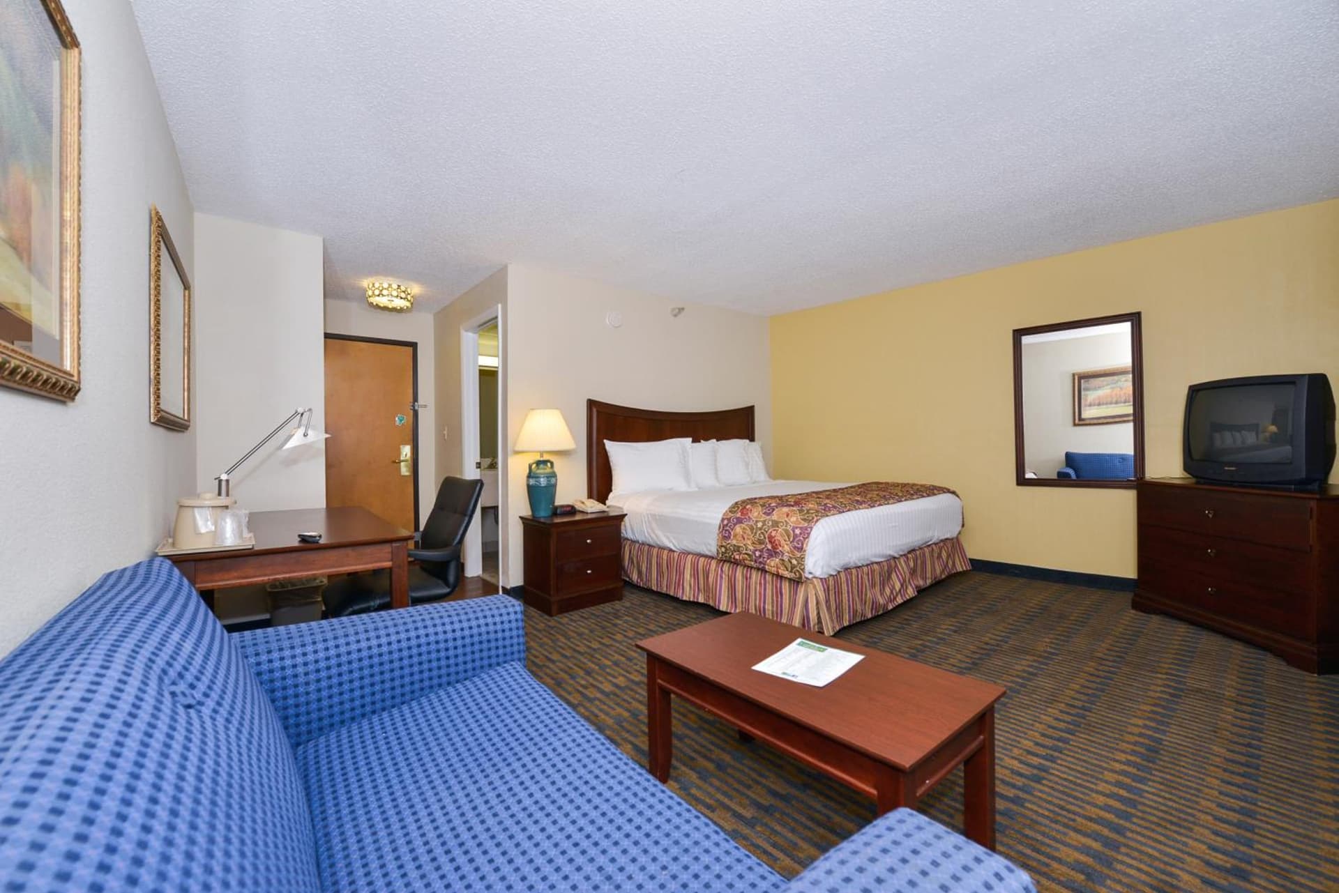 Lamplighter Inn-South gallery photo in Springfield, MO — image 32