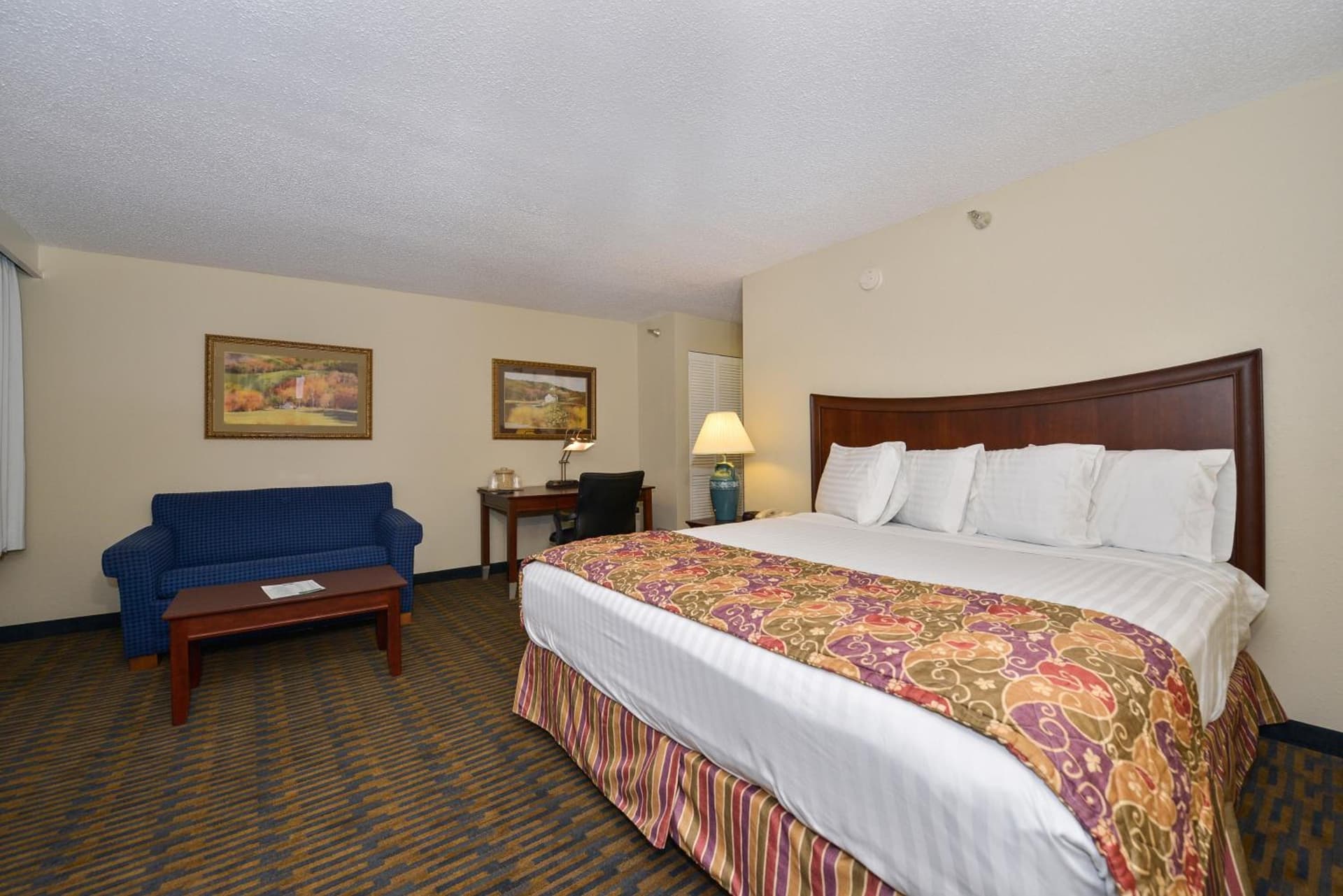 Lamplighter Inn-South gallery photo in Springfield, MO — image 34