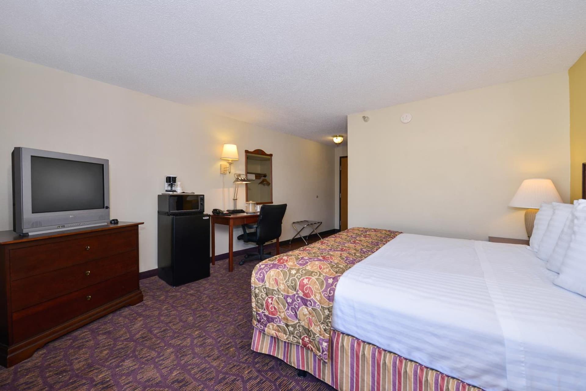 Lamplighter Inn-South gallery photo in Springfield, MO — image 30