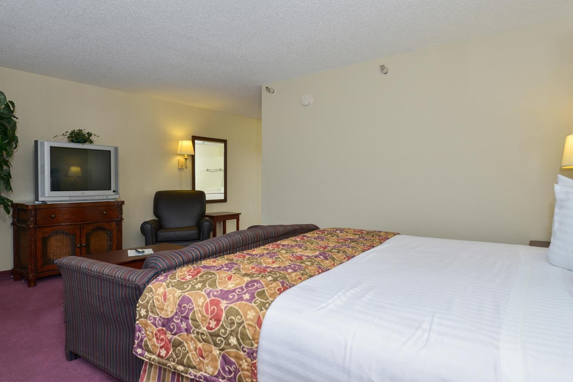Lamplighter Inn-South gallery photo in Springfield, MO — image 10