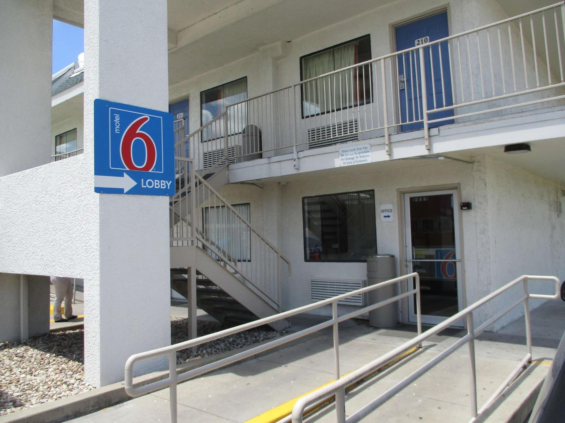 Motel 6-Austin, TX - North Central interior in Austin, TX — gallery photo 2