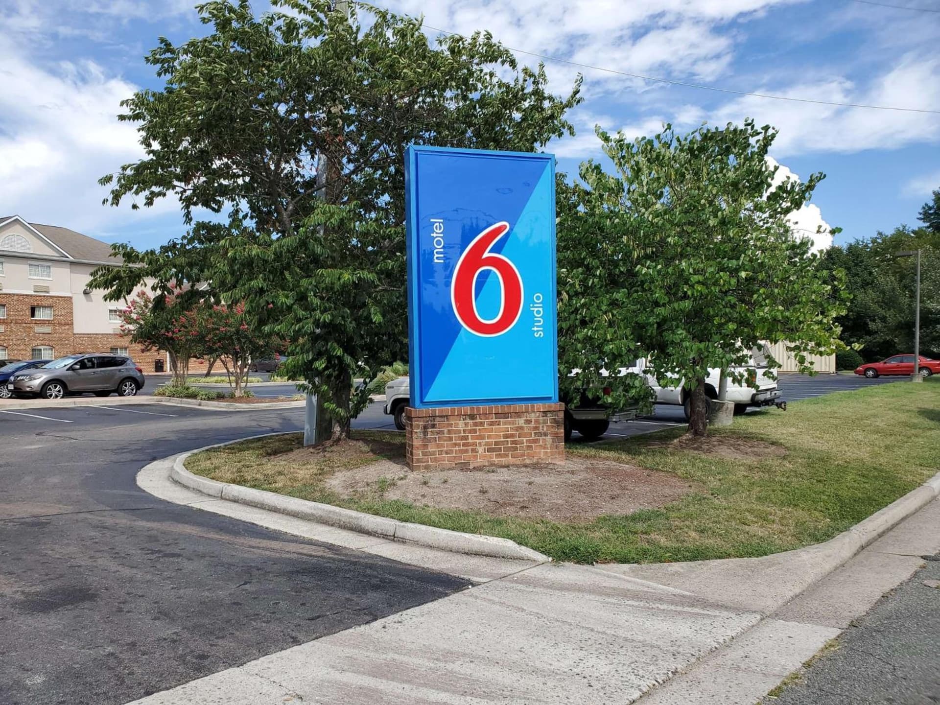 Studio 6 Extended Stay - Richmond, VA - I-64 West interior in Richmond, VA — gallery photo 2