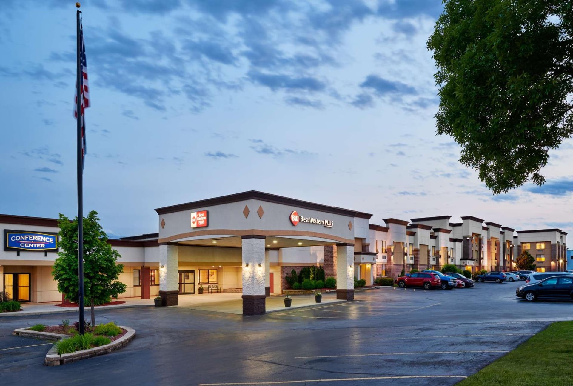 Best Western Plus Milwaukee Airport Hotel & Conference Center featured exterior or lobby in Milwaukee, WI — similar hotel