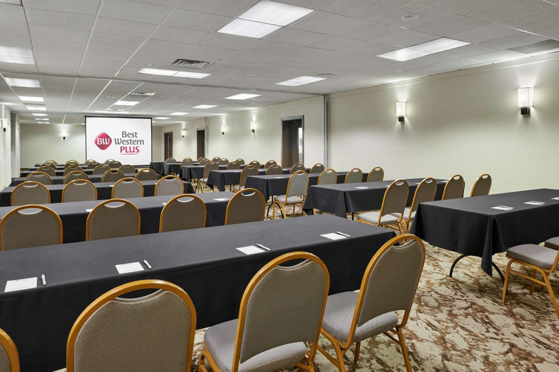 Best Western Plus Milwaukee Airport Hotel & Conference Center property views in Milwaukee, WI — gallery photo 3