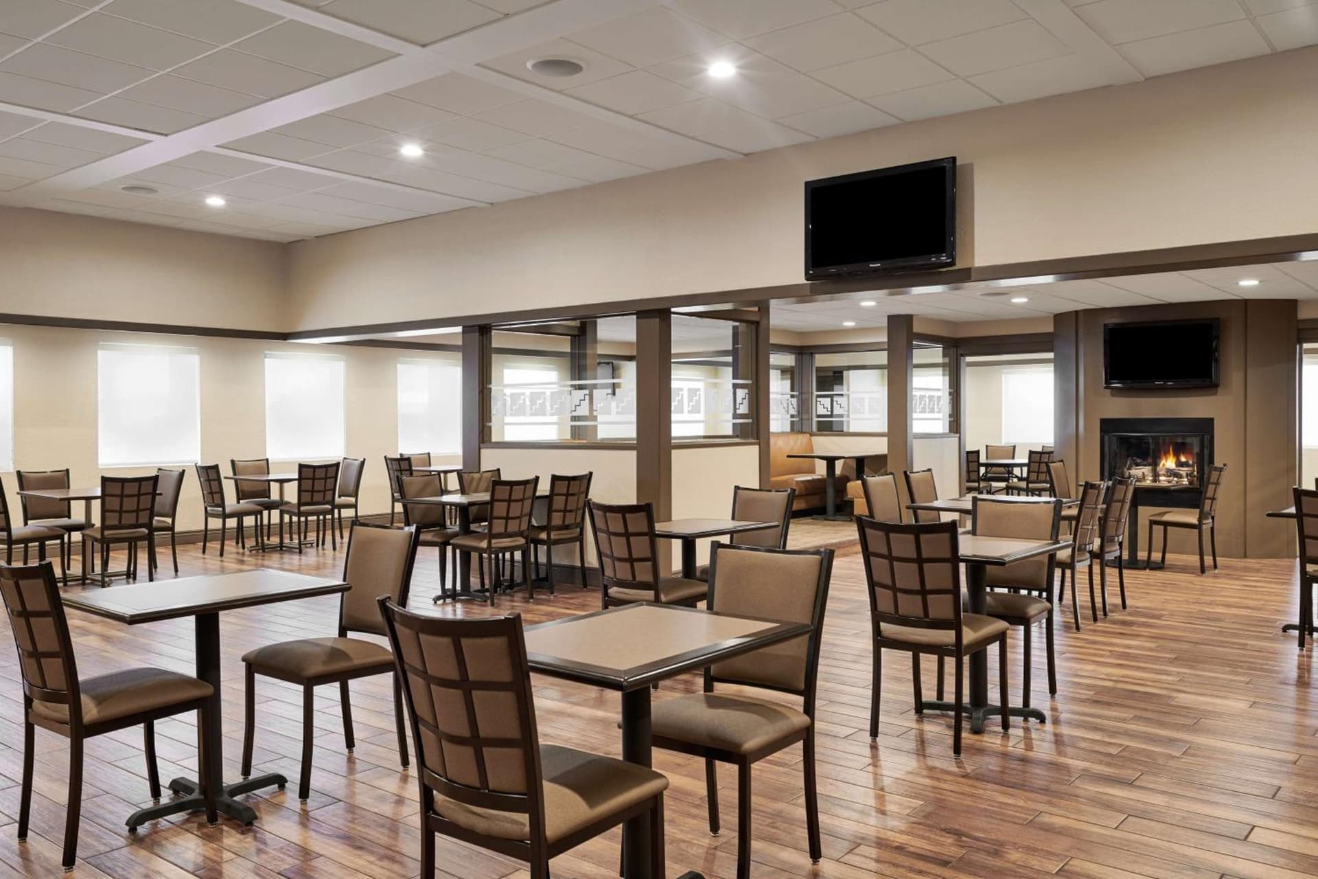 Best Western Plus Milwaukee Airport Hotel & Conference Center gallery photo in Milwaukee, WI — image 5