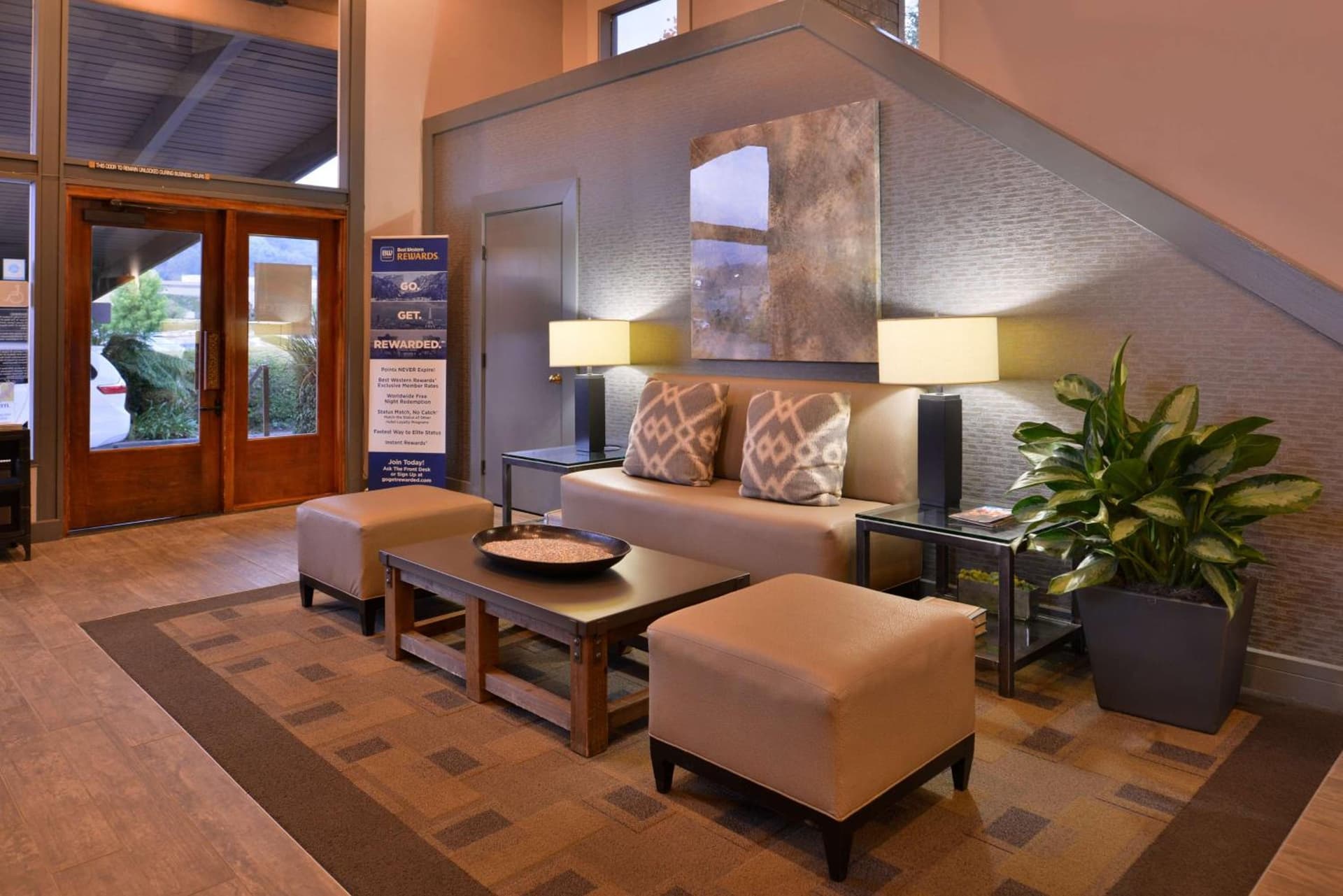 Best Western Corte Madera Inn interior in Corte Madera, CA — gallery photo 2
