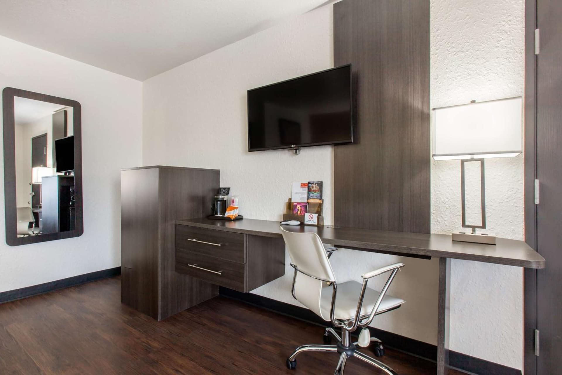 SureStay Hotel by Best Western Phoenix Airport gallery photo in Phoenix, AZ — image 30