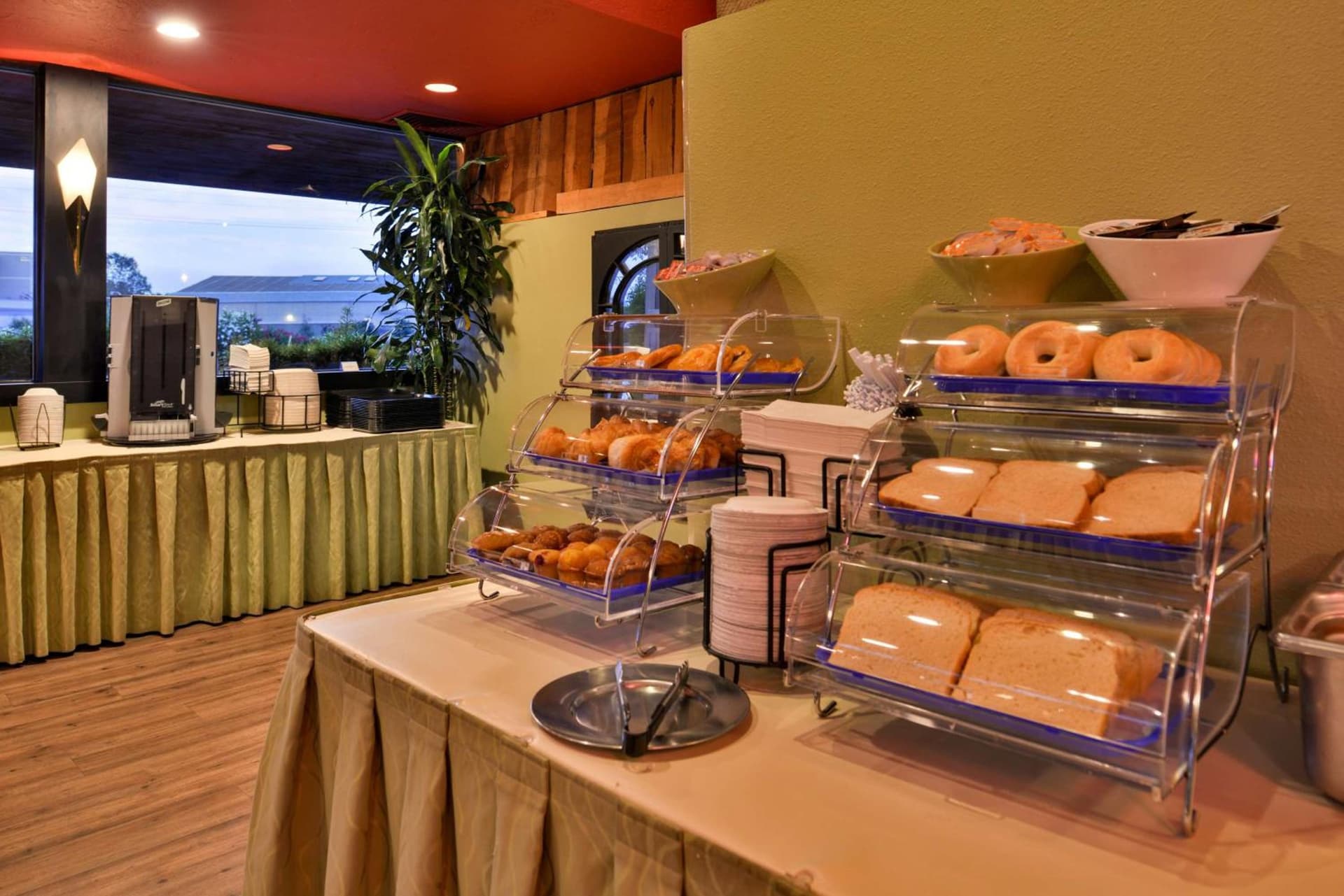 Best Western Corte Madera Inn gallery photo in Corte Madera, CA — image 13