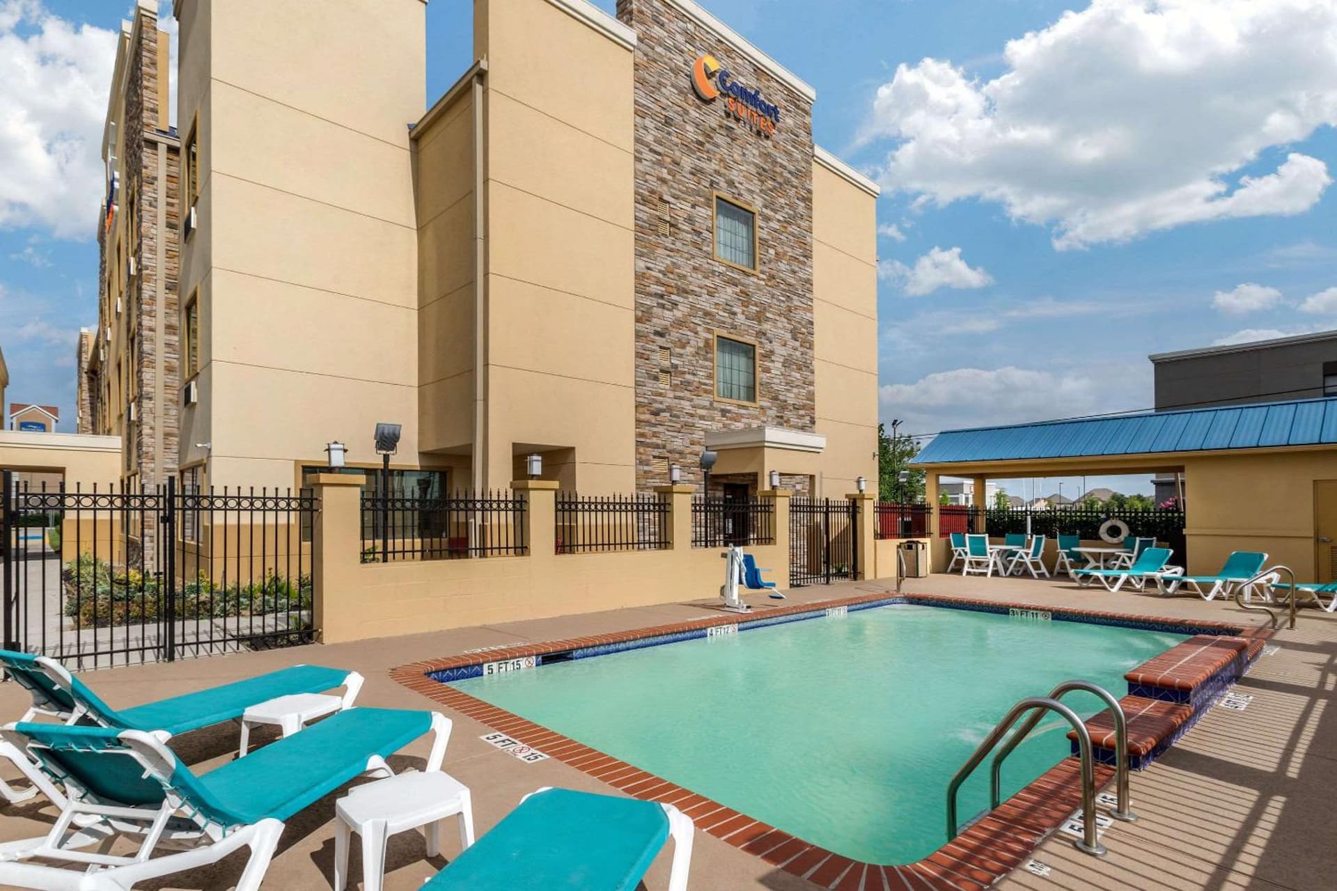 Comfort Suites Baytown I - 10 gallery photo in Baytown, TX — image 11