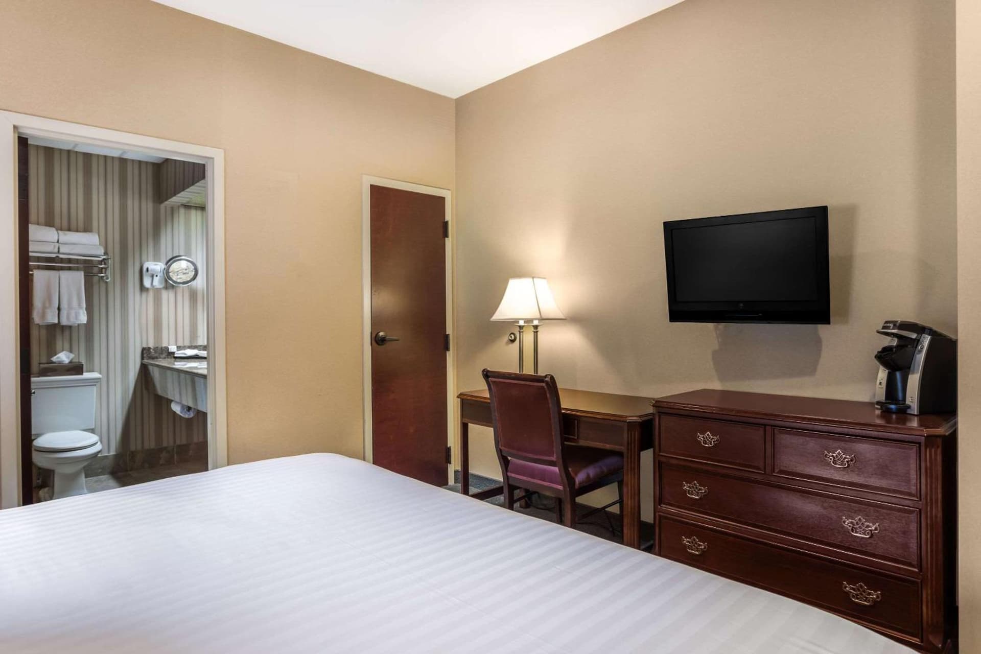Traditions Hotel & Spa Johnson City - Binghamton, an Ascend Collection Hotel gallery photo in Johnson City, NY — image 19
