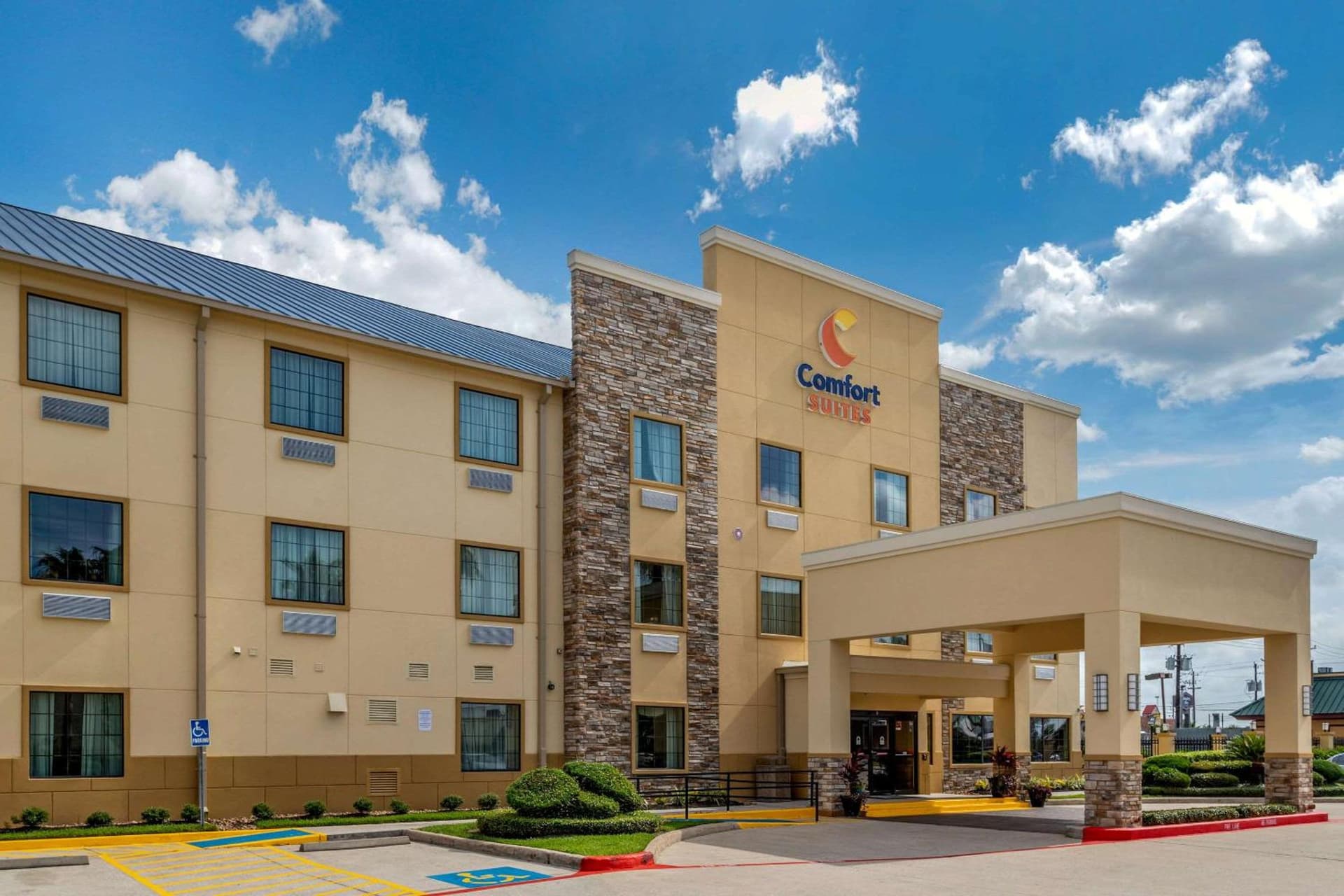 Comfort Suites Baytown I - 10 interior in Baytown, TX — gallery photo 2