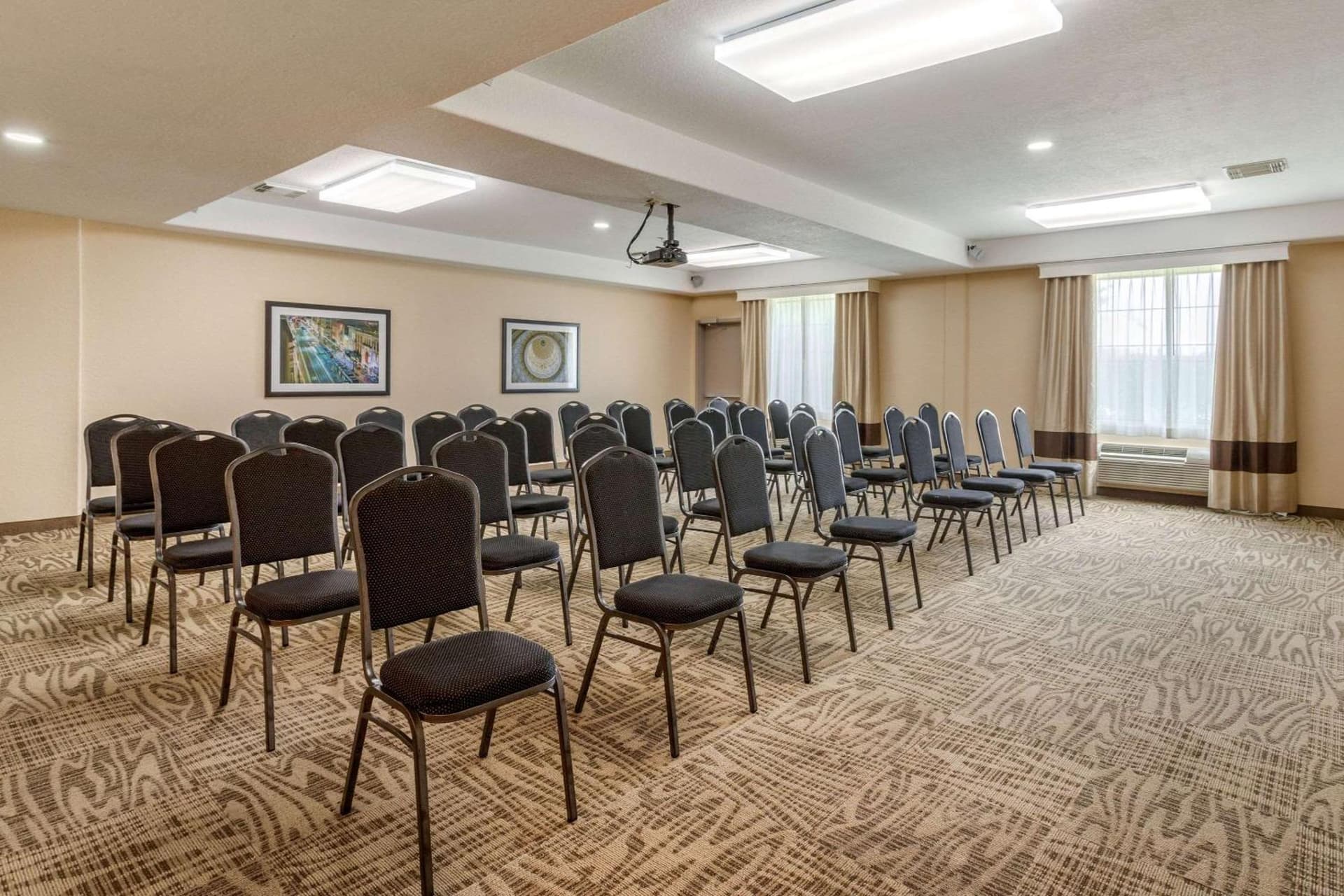 Comfort Suites Baytown I - 10 gallery photo in Baytown, TX — image 12