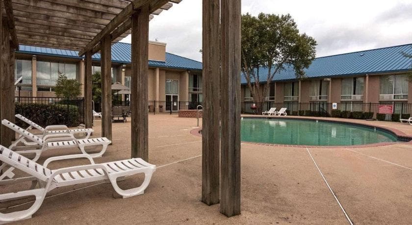 Economy Inn & Suites gallery photo in Shreveport, LA — image 17