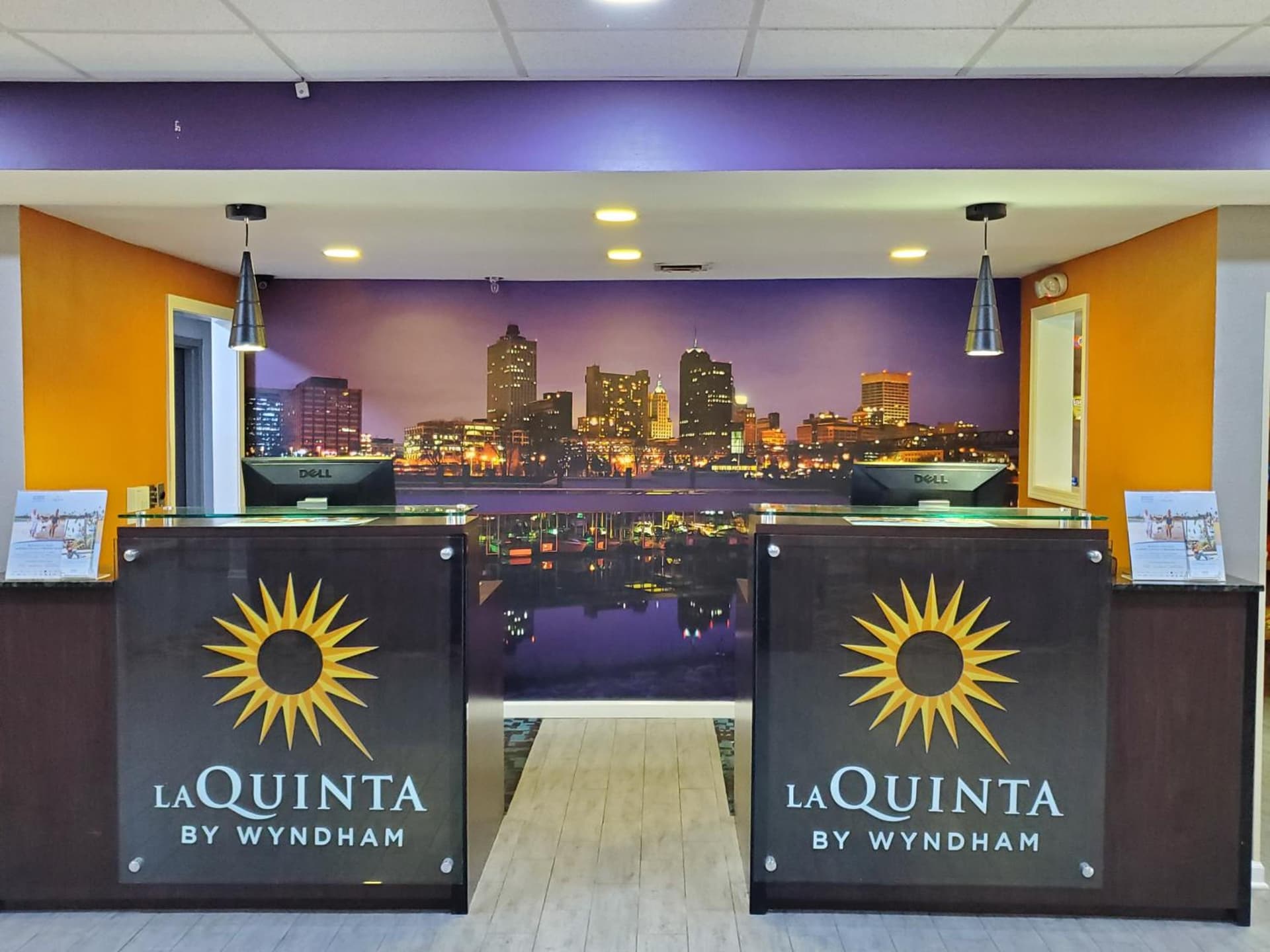 La Quinta by Wyndham Memphis Airport Graceland interior in Memphis, TN — gallery photo 2